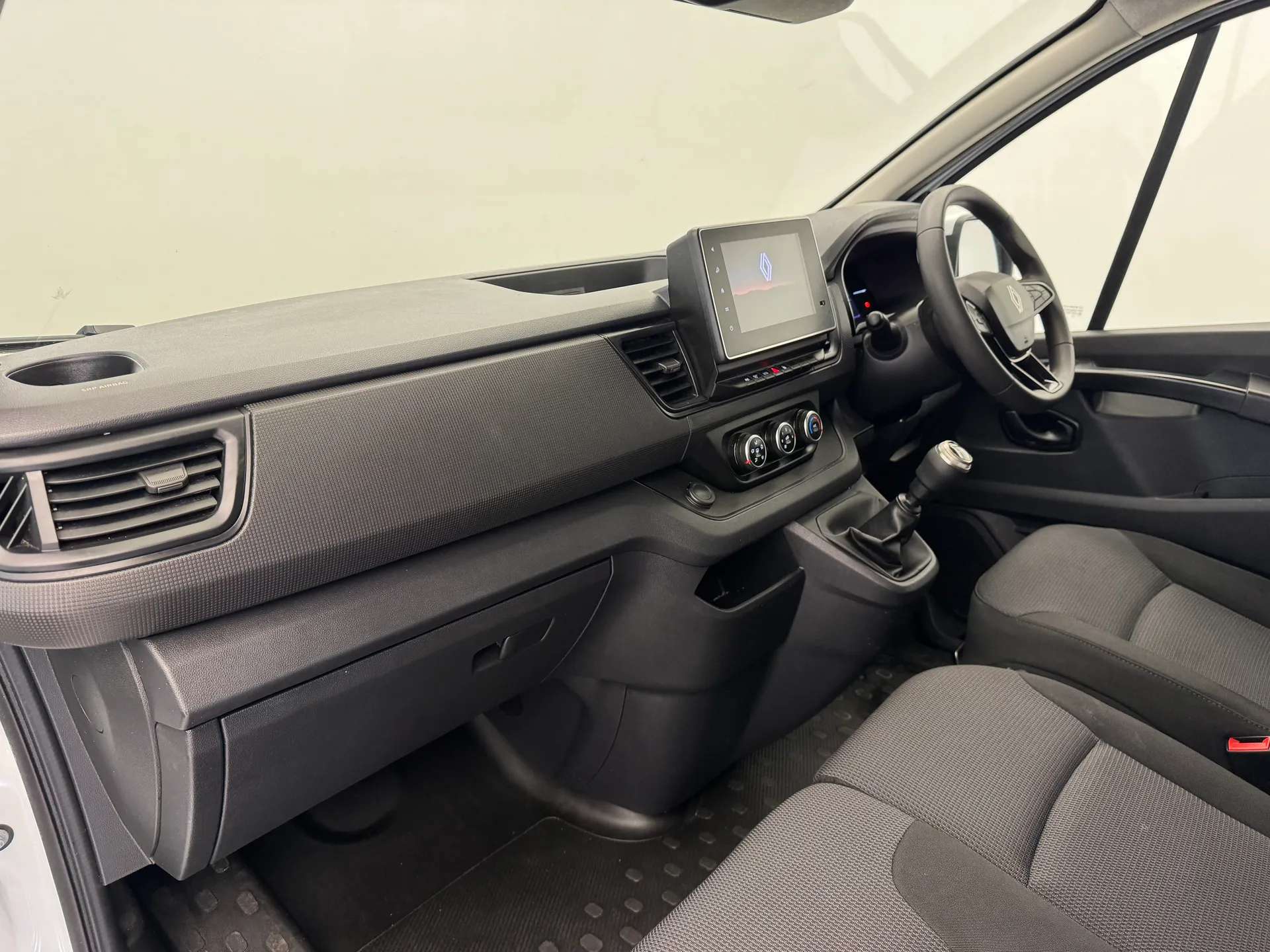 2024 RENAULT TRAFIC 2024 RENAULT TRAFIC