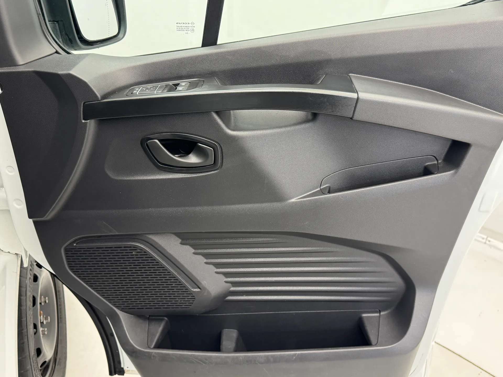 2024 RENAULT TRAFIC 2024 RENAULT TRAFIC