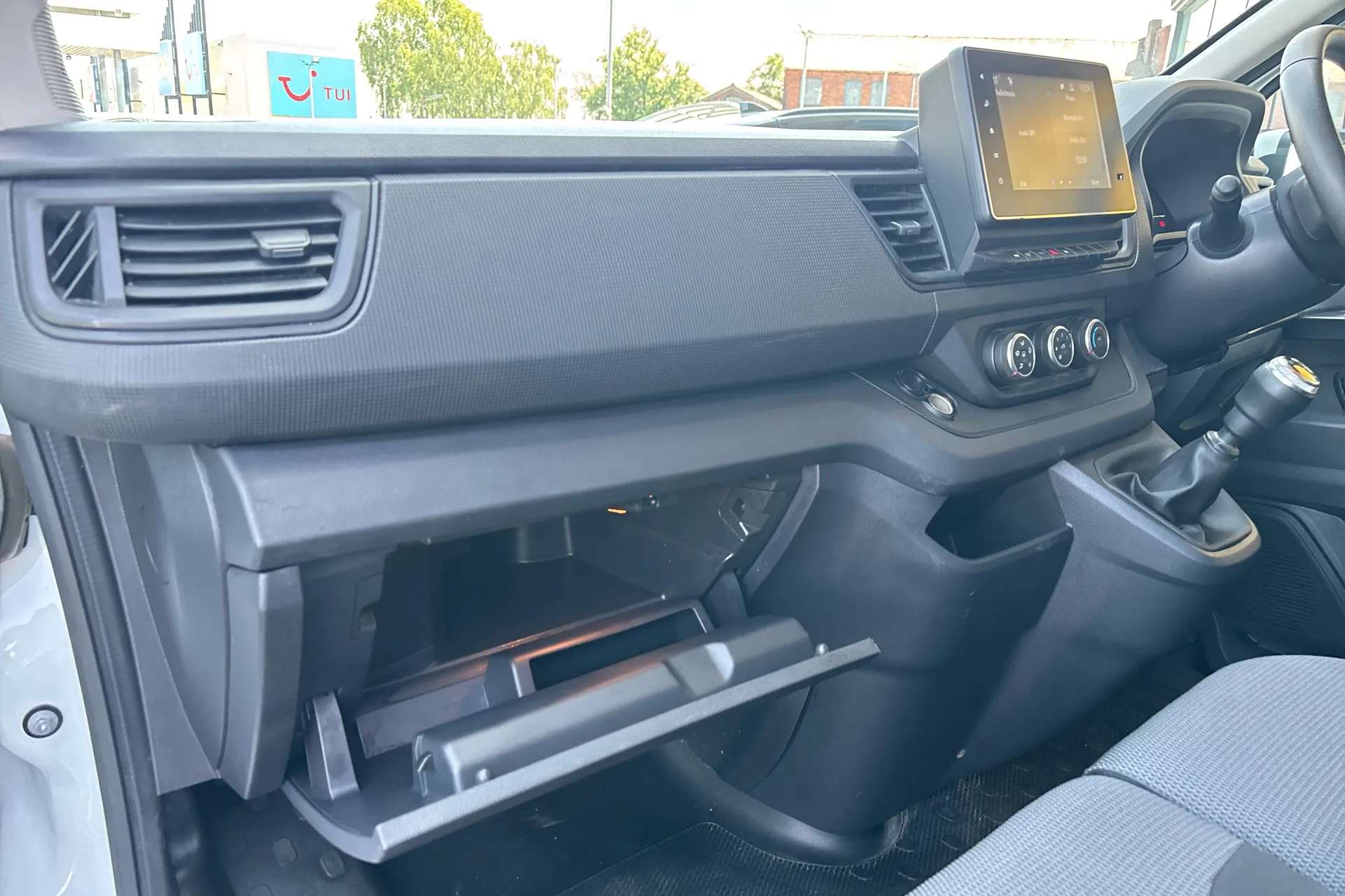 2024 RENAULT TRAFIC 2024 RENAULT TRAFIC