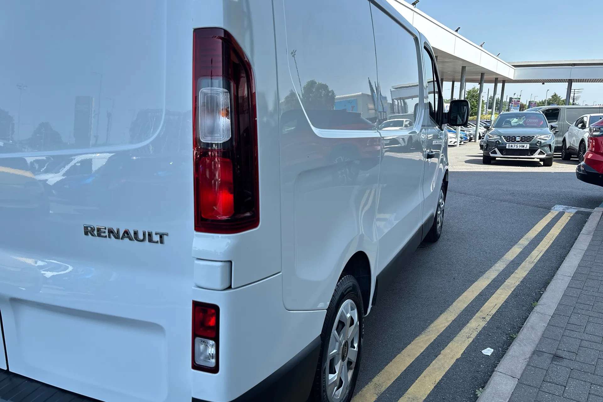 2024 RENAULT TRAFIC 2024 RENAULT TRAFIC