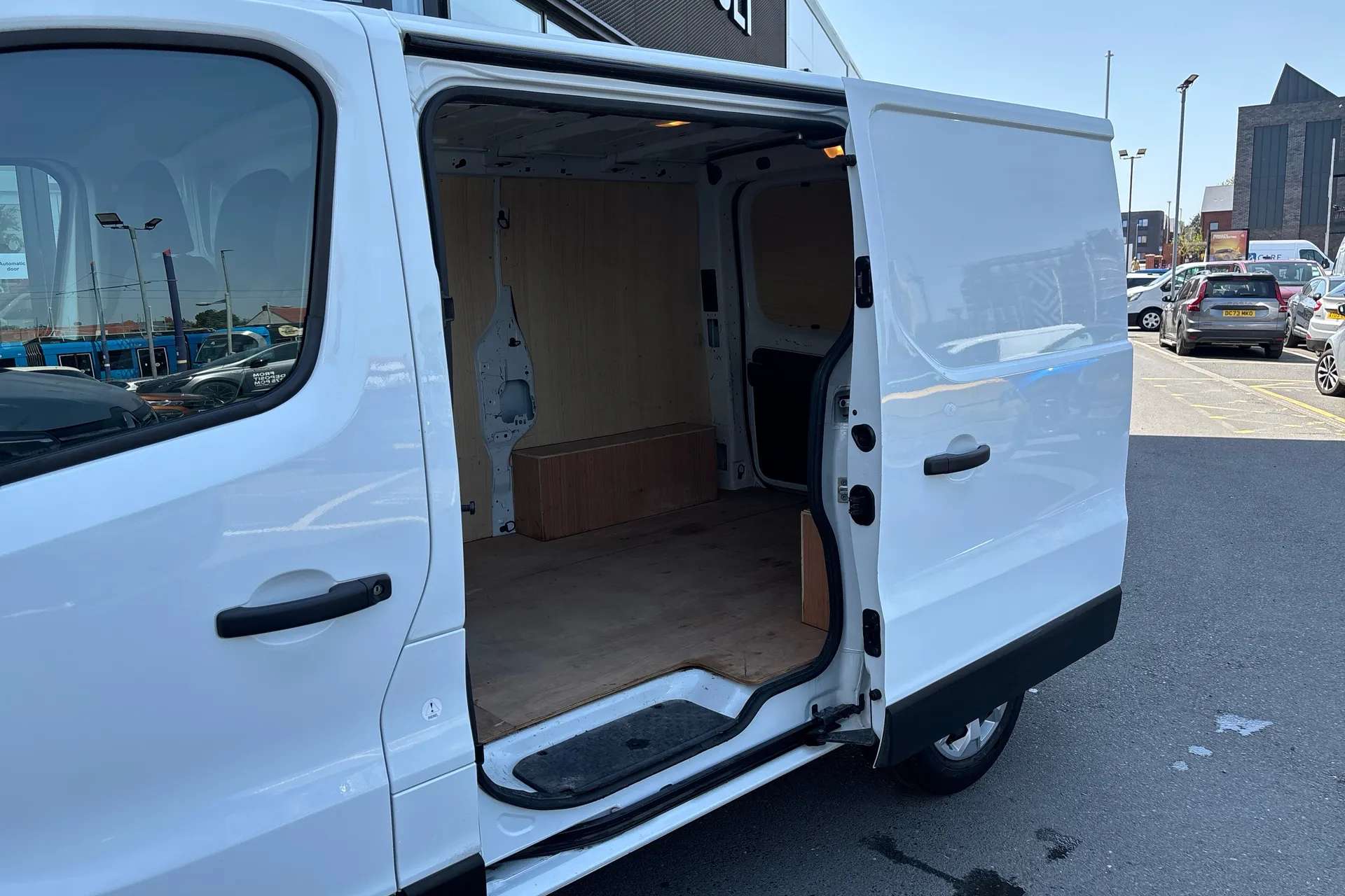 2024 RENAULT TRAFIC 2024 RENAULT TRAFIC
