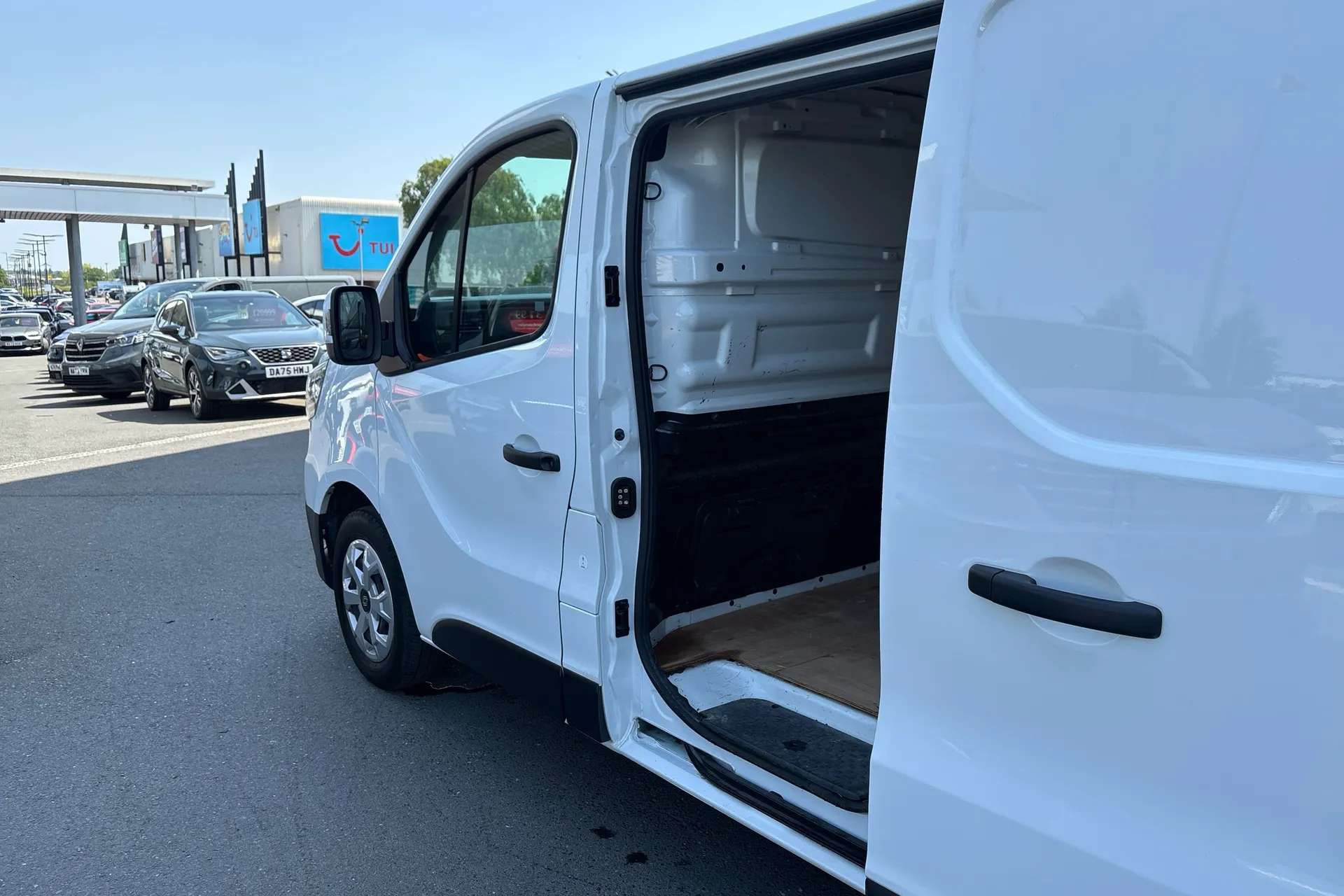 2024 RENAULT TRAFIC 2024 RENAULT TRAFIC