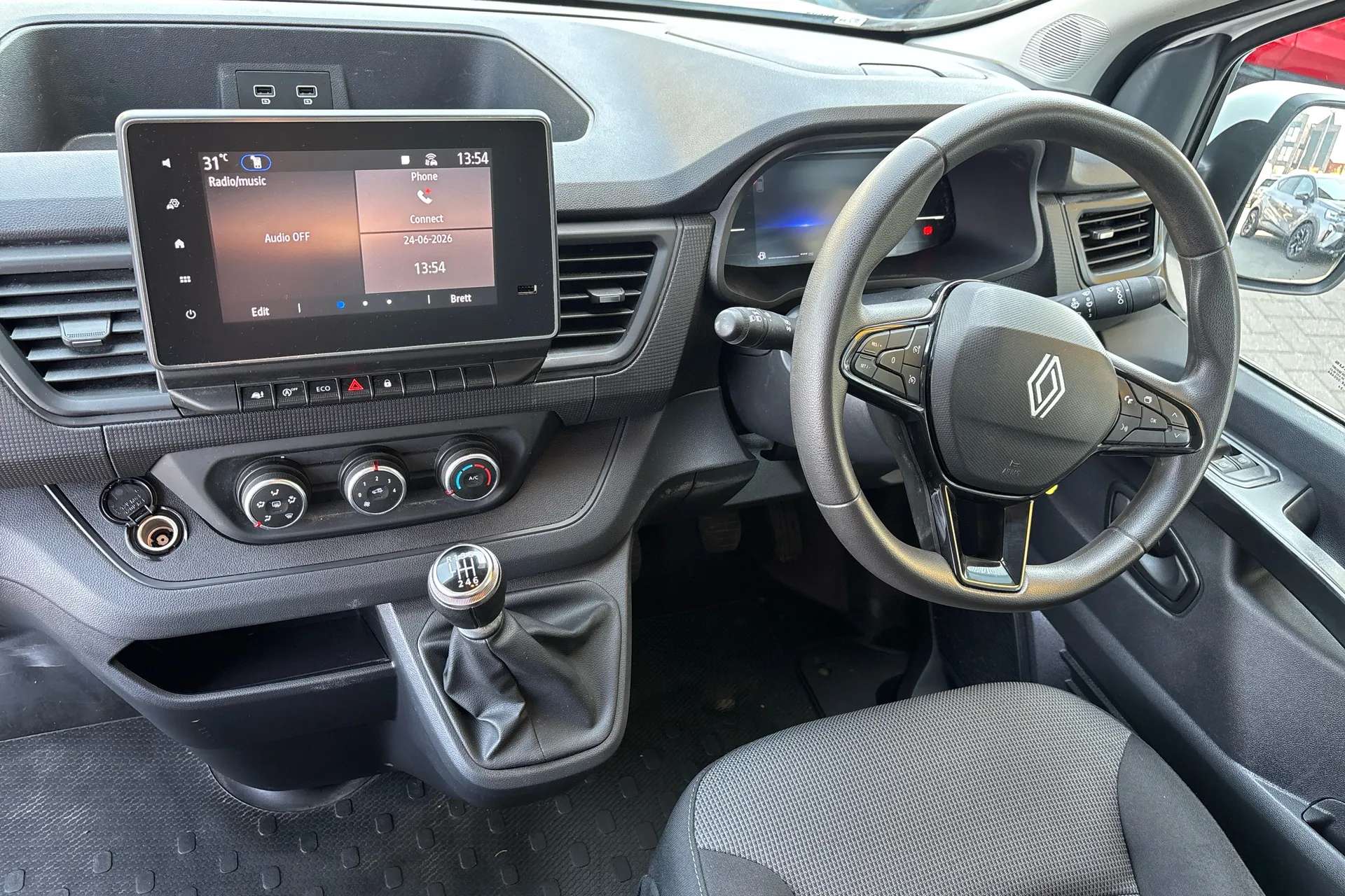 2024 RENAULT TRAFIC 2024 RENAULT TRAFIC