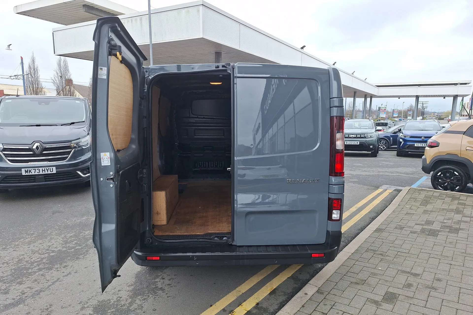 2023 RENAULT TRAFIC 2023 RENAULT TRAFIC