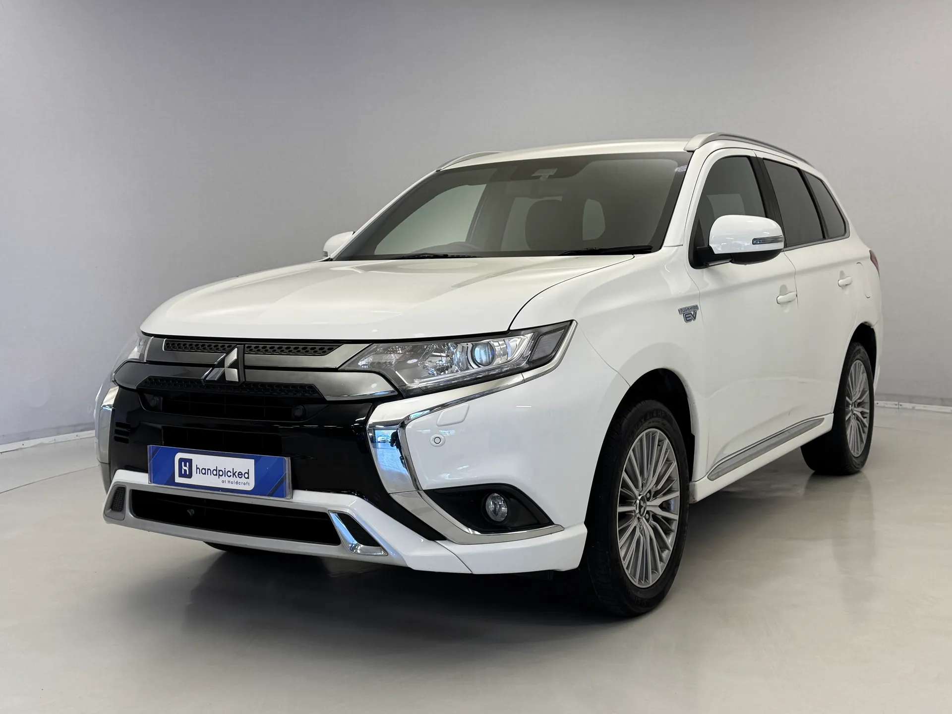 A 2021 MITSUBISHI OUTLANDER 2.4 PHEV Dynamic Safety 5dr Auto ð Mitsubishi MAIN DEALER ð A 2021 MITSUBISHI OUTLANDER 2.4 PHEV Dynamic Safety 5dr Auto ð Mitsubishi MAIN DEALER ð