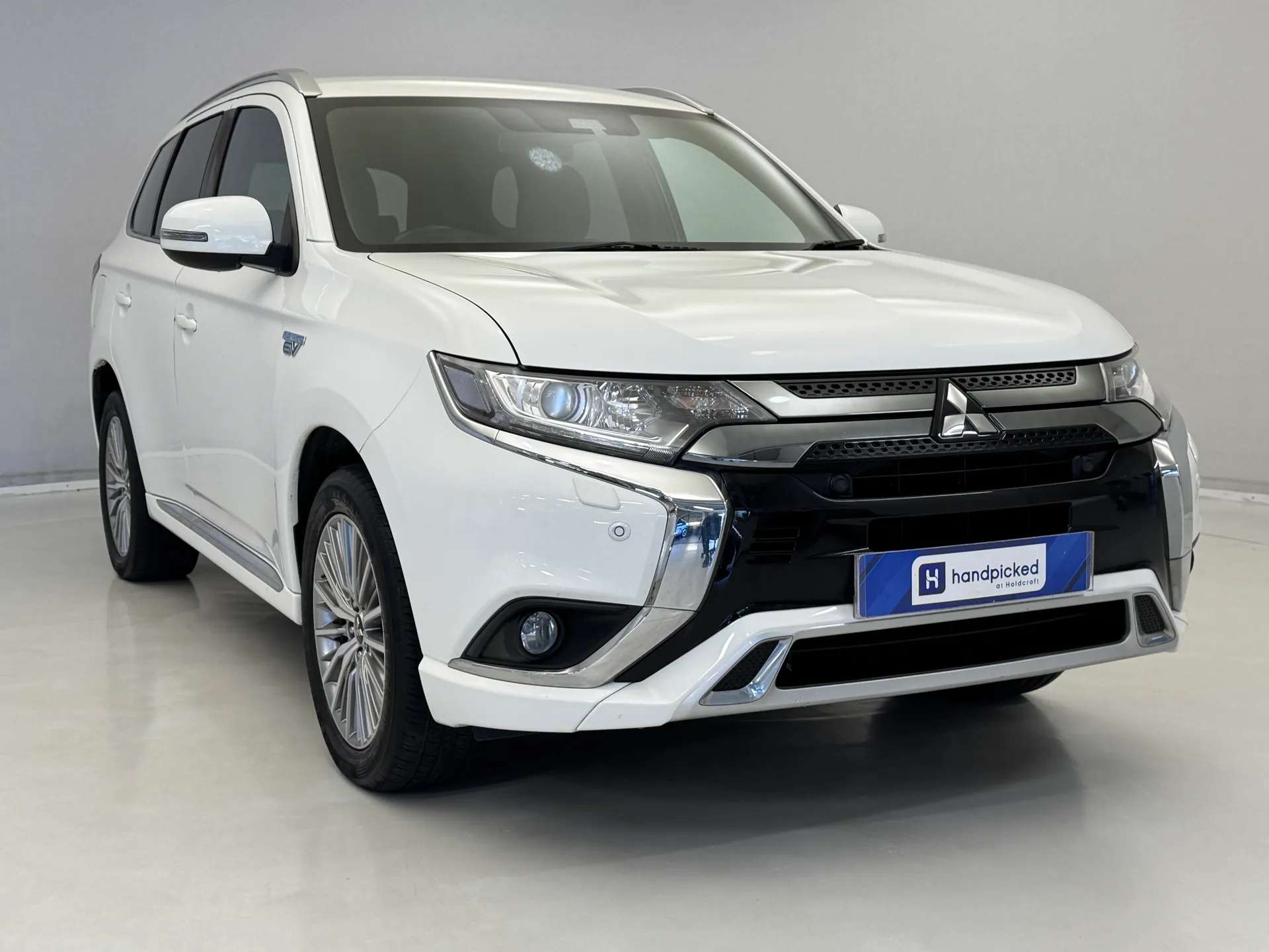 A 2021 MITSUBISHI OUTLANDER 2.4 PHEV Dynamic Safety 5dr Auto ð Mitsubishi MAIN DEALER ð A 2021 MITSUBISHI OUTLANDER 2.4 PHEV Dynamic Safety 5dr Auto ð Mitsubishi MAIN DEALER ð