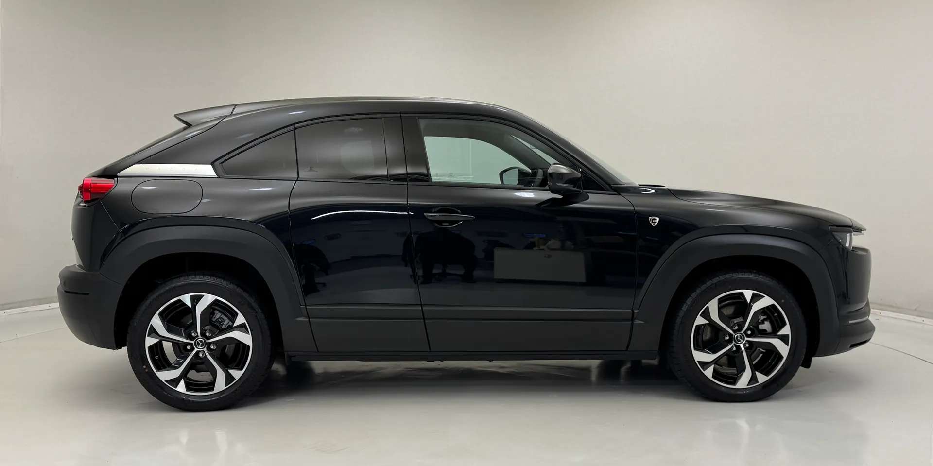 2025 MAZDA MX-30 2025 MAZDA MX-30