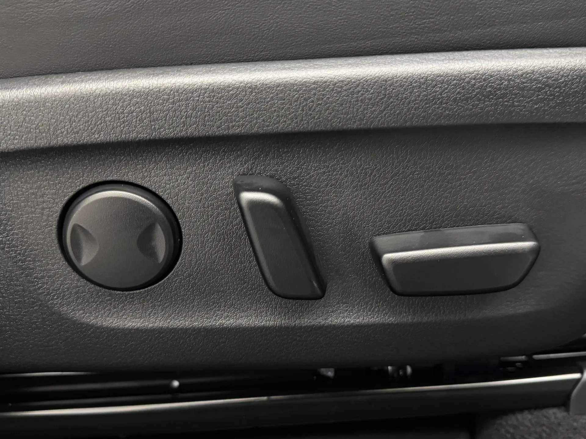 2025 MAZDA MX-30 2025 MAZDA MX-30