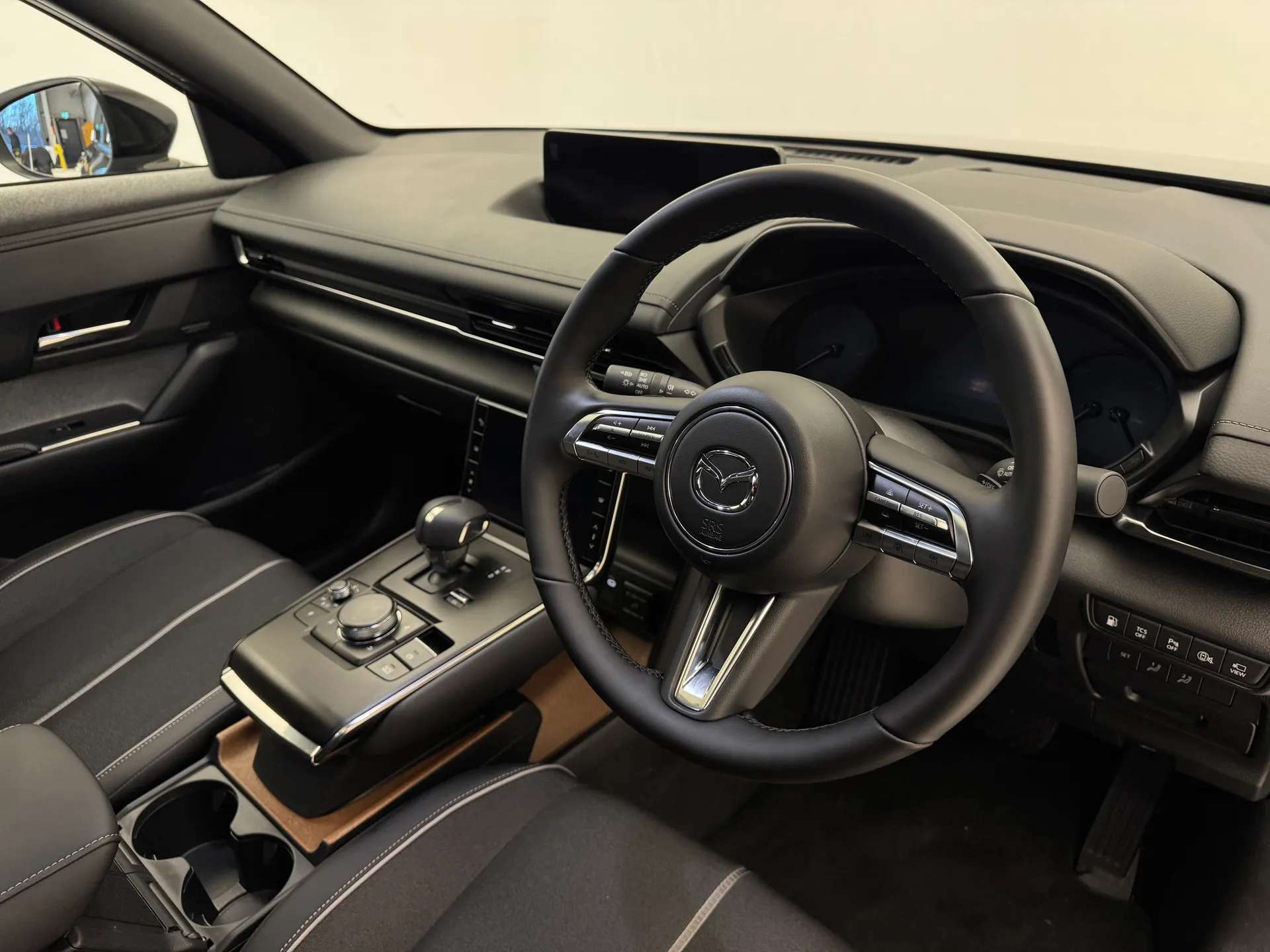 2025 MAZDA MX-30 2025 MAZDA MX-30