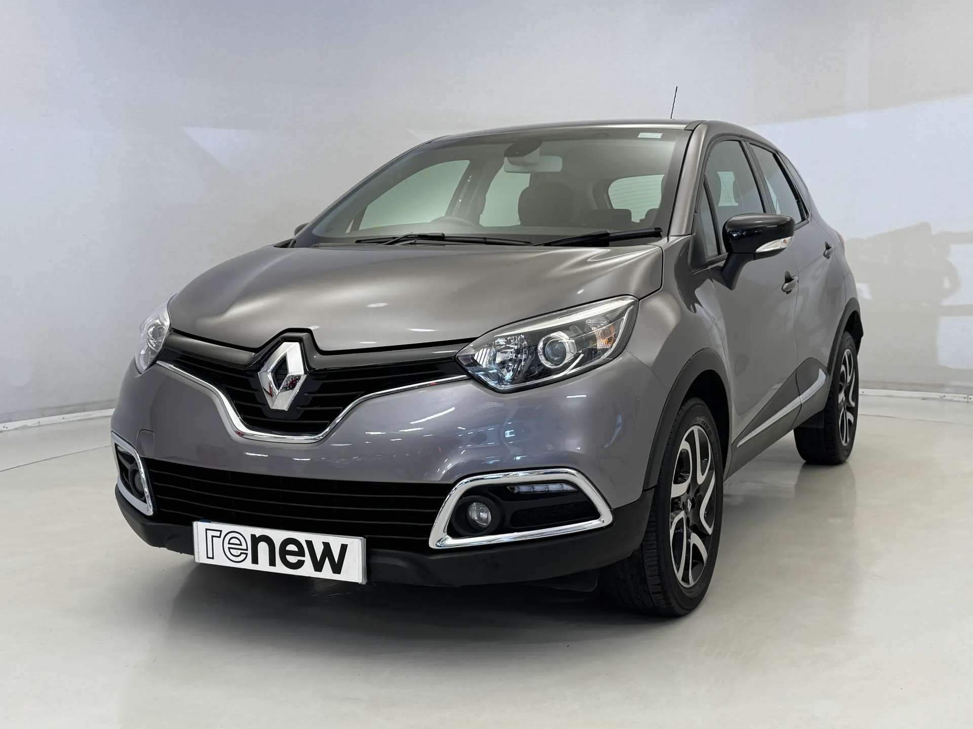 A 2016 RENAULT CAPTUR 1.2 TCE Dynamique Nav 5dr A 2016 RENAULT CAPTUR 1.2 TCE Dynamique Nav 5dr