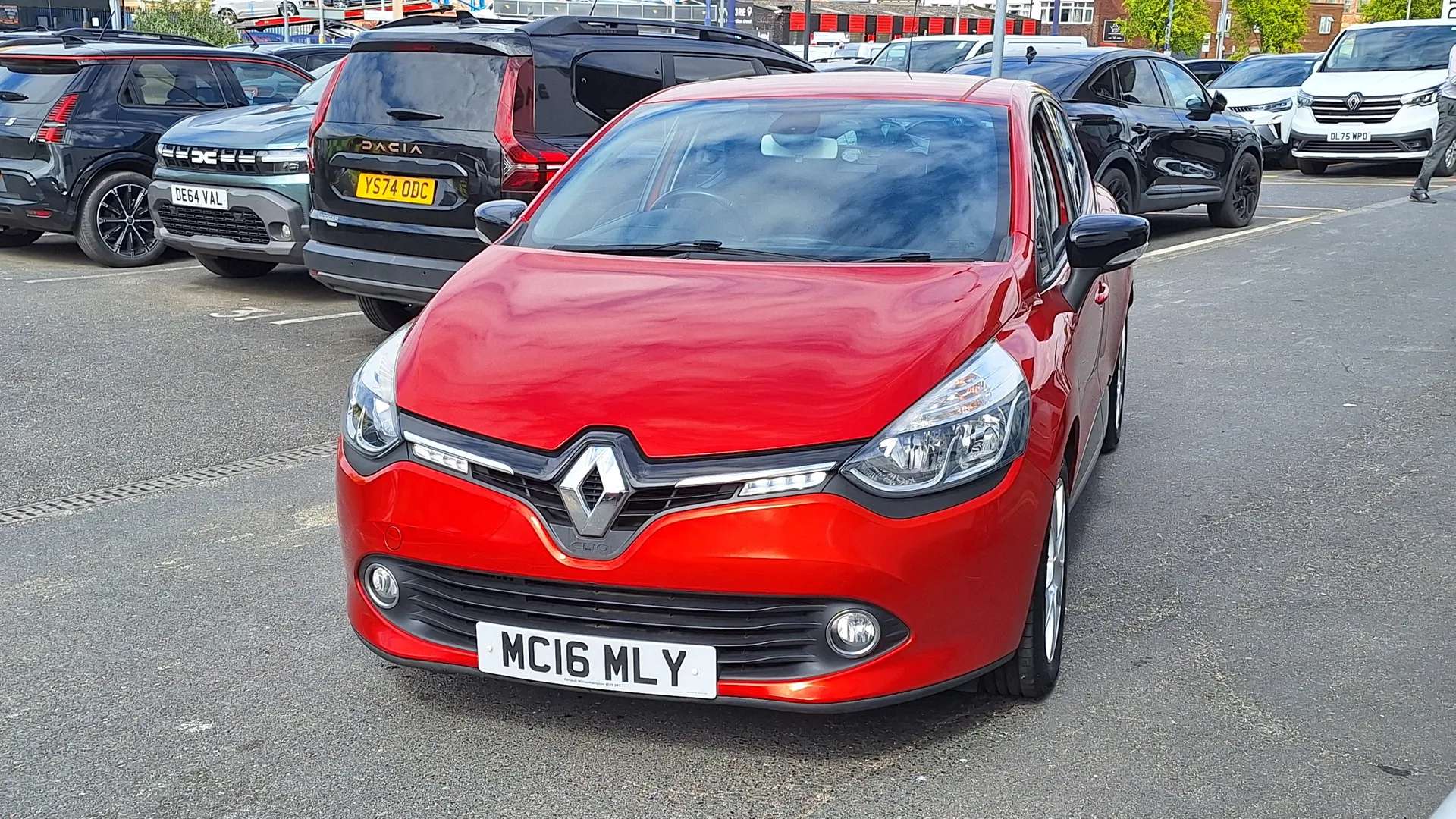 A 2016 RENAULT CLIO 1.5 dCi 90 Dynamique Nav 5dr A 2016 RENAULT CLIO 1.5 dCi 90 Dynamique Nav 5dr