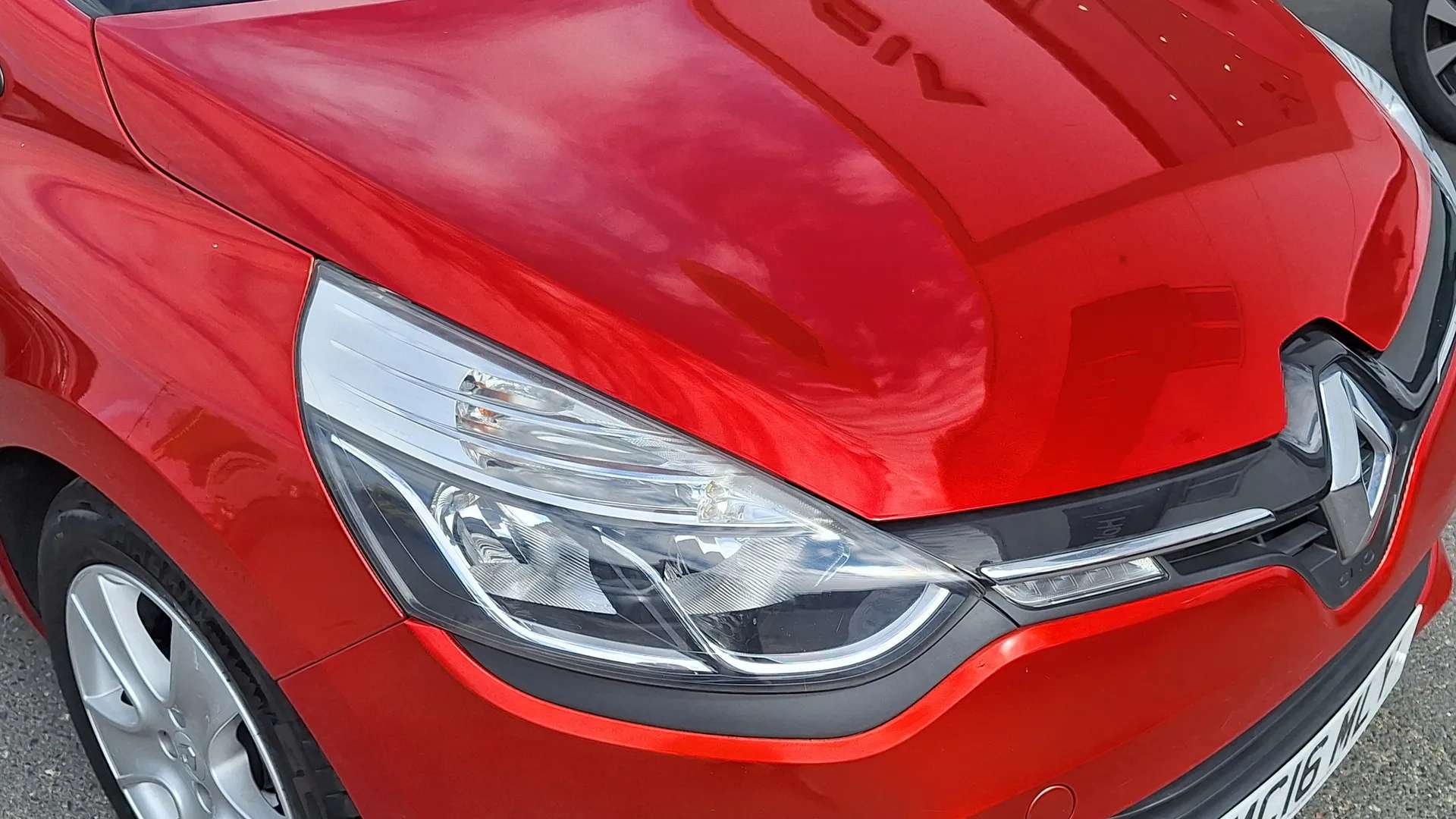 A 2016 RENAULT CLIO 1.5 dCi 90 Dynamique Nav 5dr A 2016 RENAULT CLIO 1.5 dCi 90 Dynamique Nav 5dr