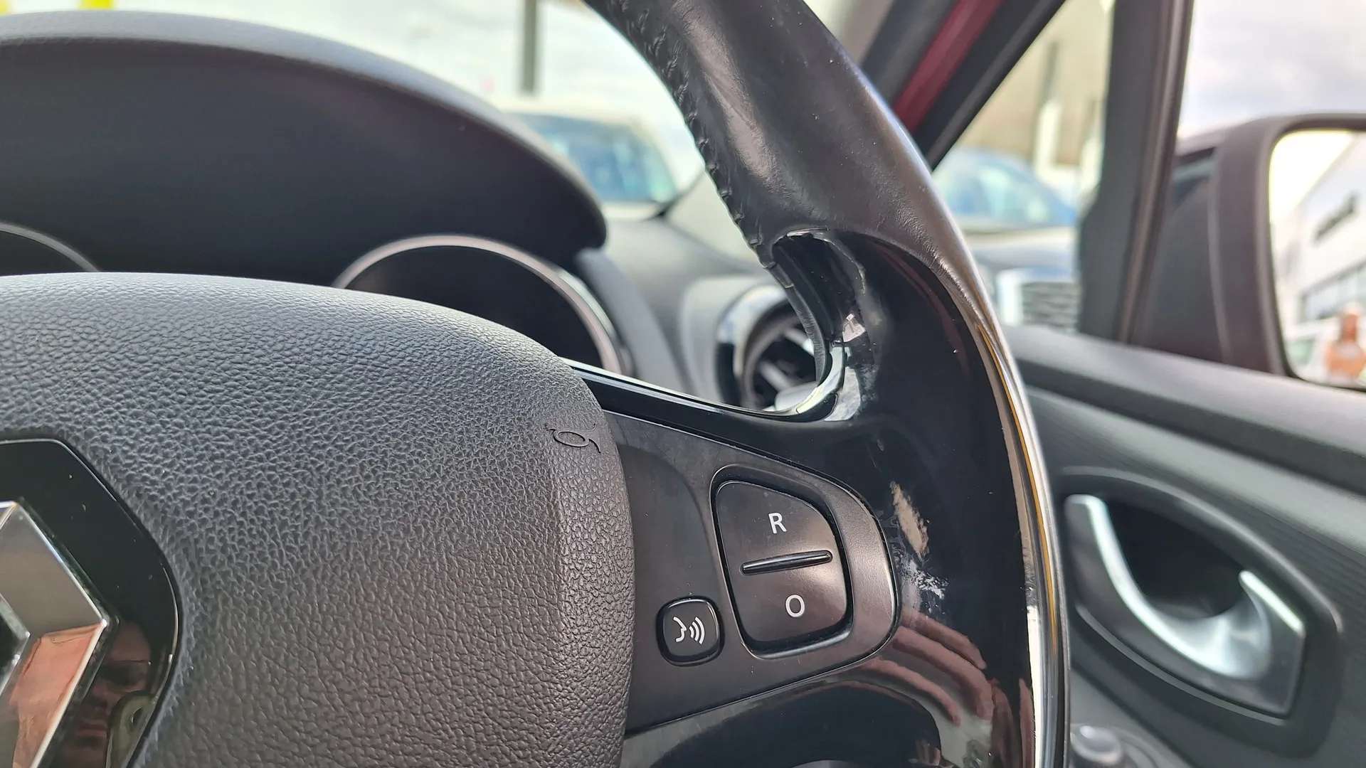 2016 RENAULT CLIO 2016 RENAULT CLIO