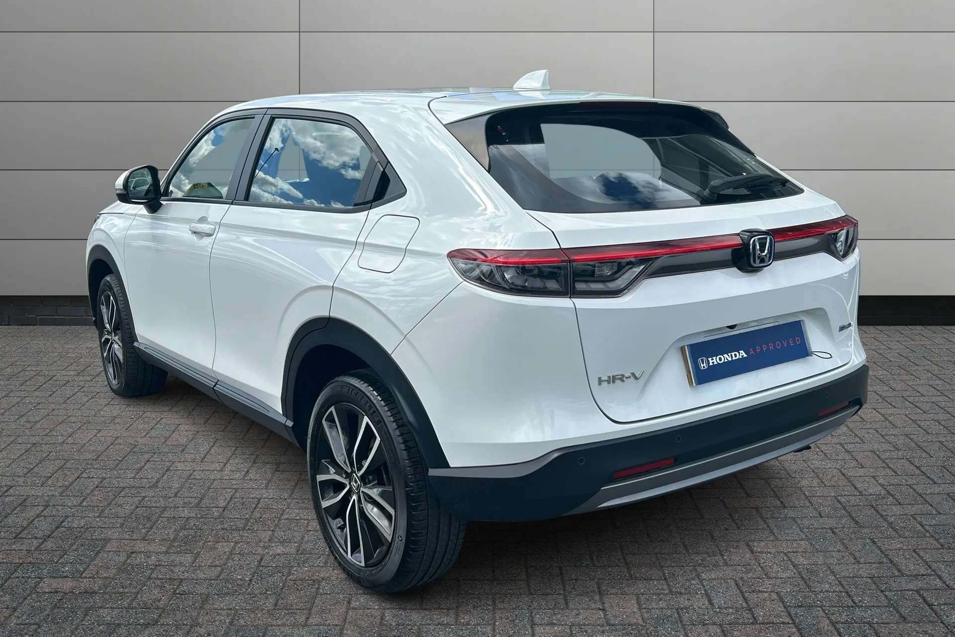A 2023 HONDA HR-V 1.5 eHEV Elegance 5dr CVT A 2023 HONDA HR-V 1.5 eHEV Elegance 5dr CVT