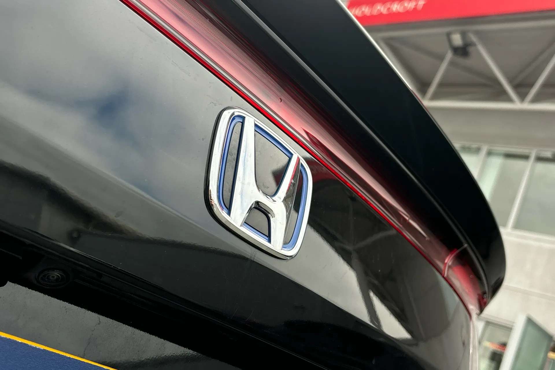 A 2024 HONDA CIVIC 2.0 eHEV Elegance 5dr CVT A 2024 HONDA CIVIC 2.0 eHEV Elegance 5dr CVT