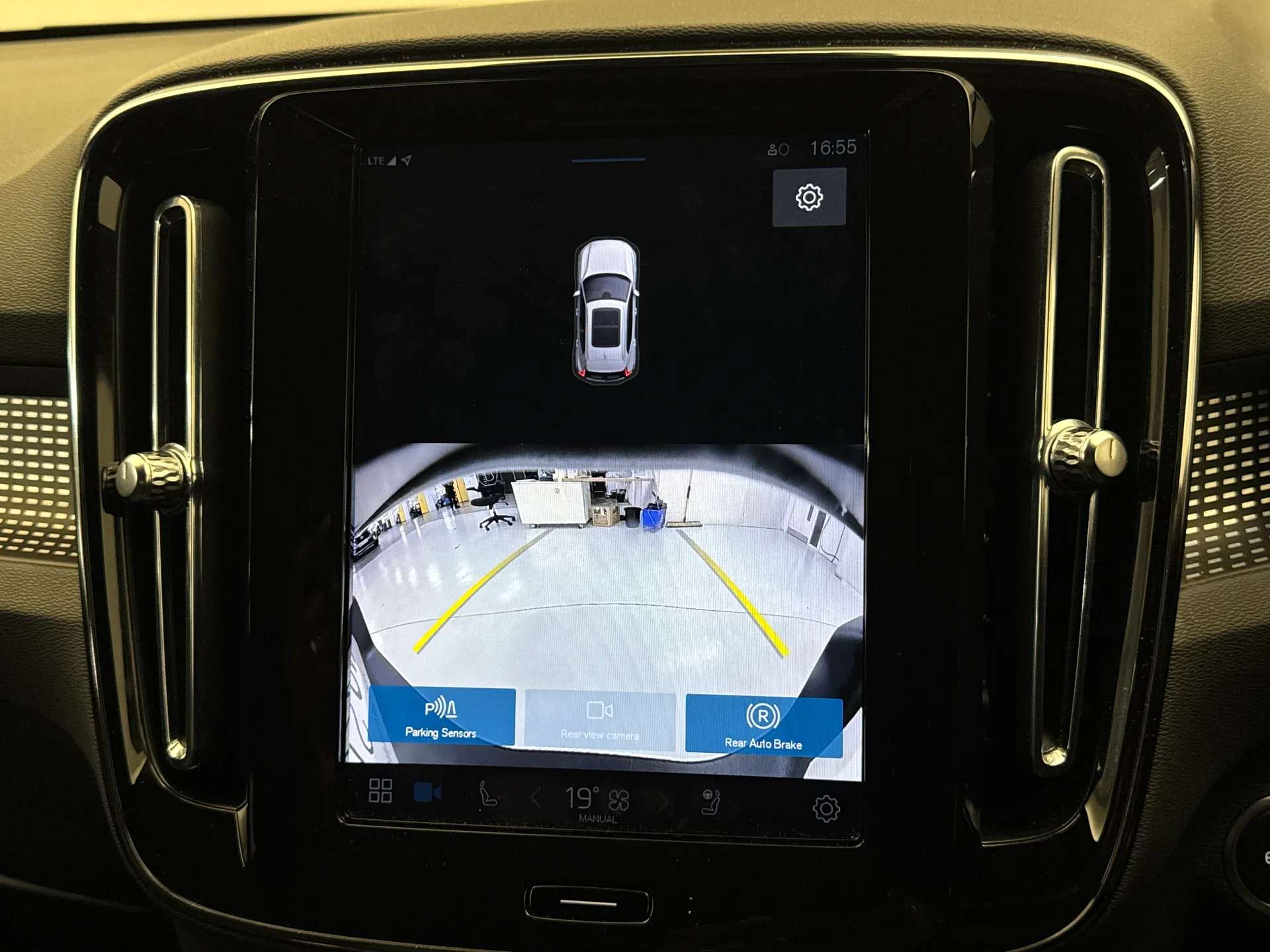 2024 VOLVO XC40 2024 VOLVO XC40