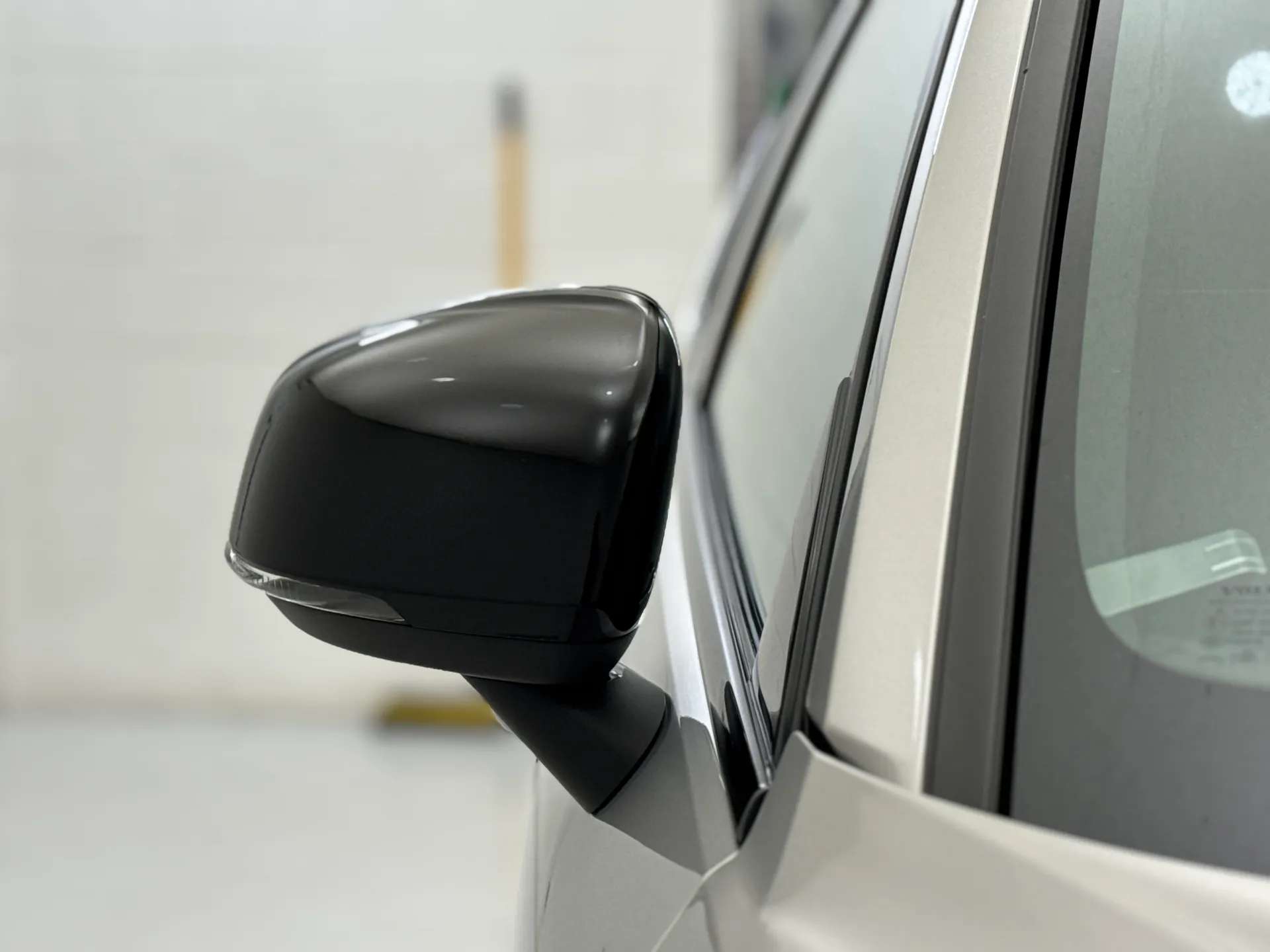 2024 VOLVO XC40 2024 VOLVO XC40