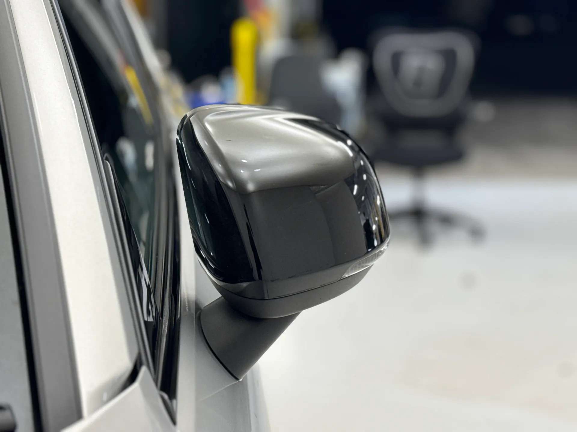 2024 VOLVO XC40 2024 VOLVO XC40