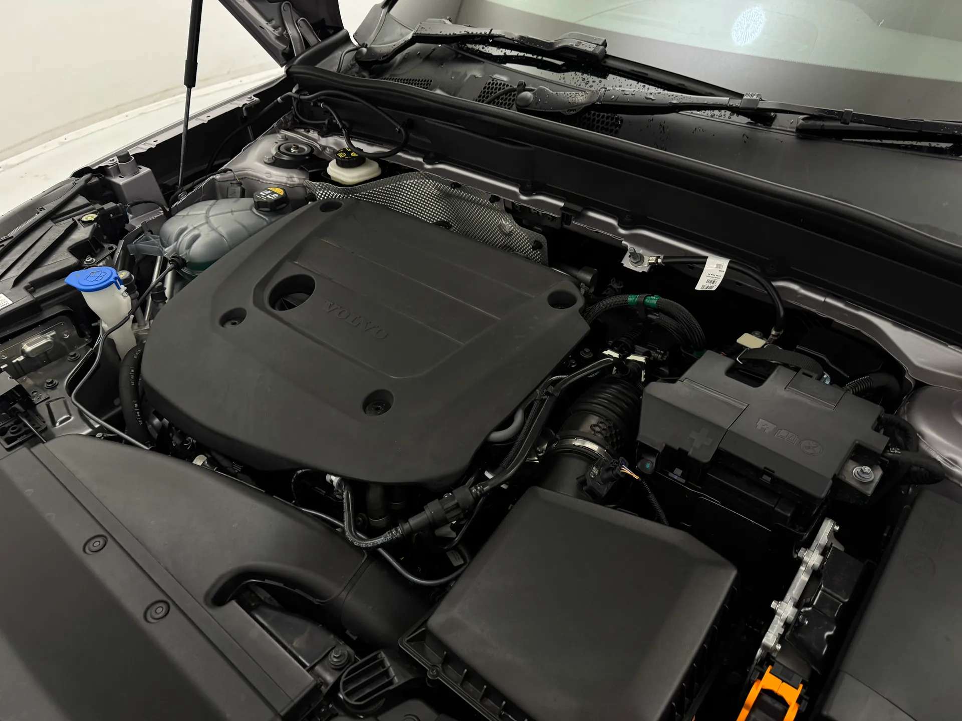 2025 VOLVO XC40 2025 VOLVO XC40