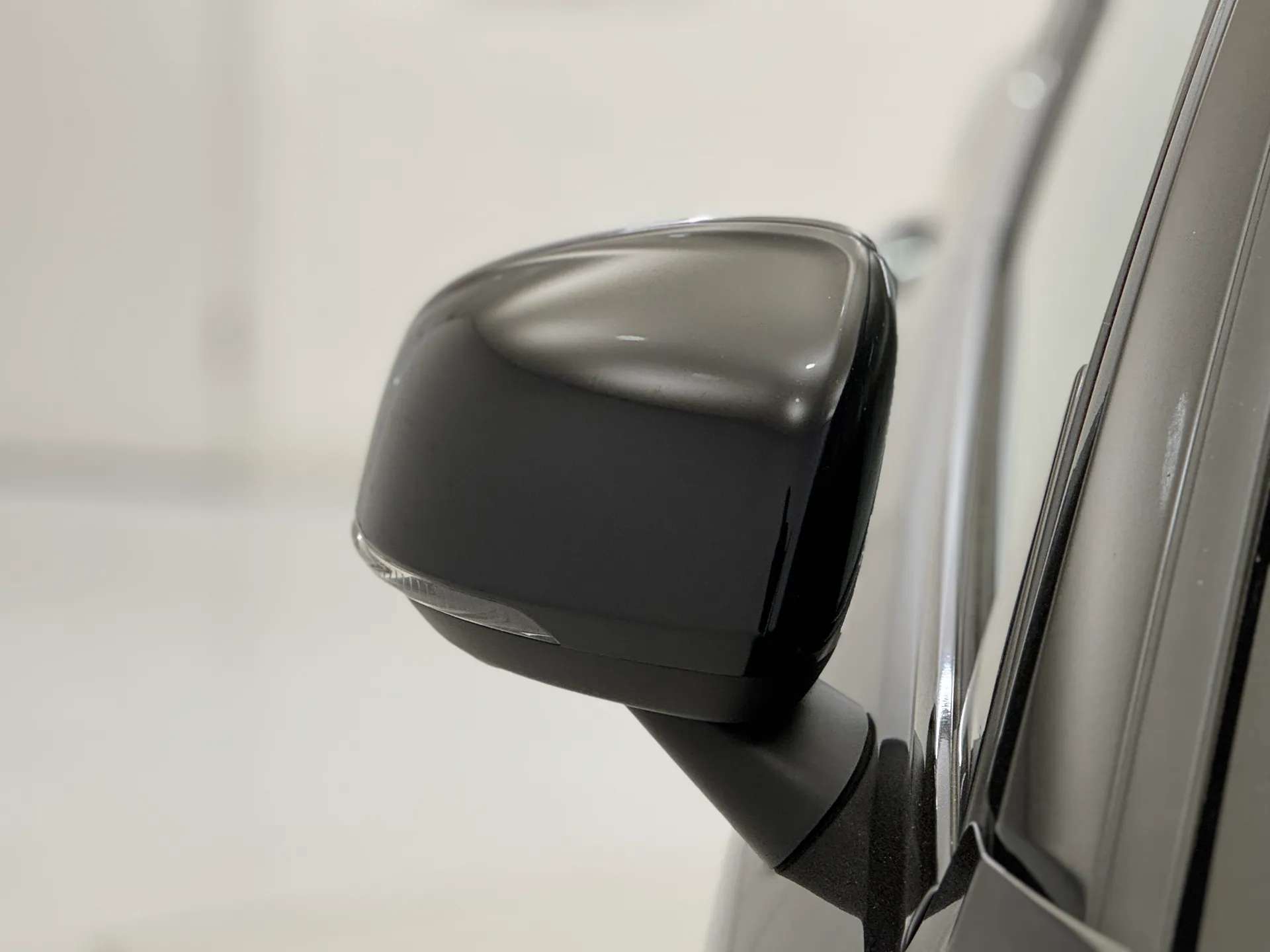2025 VOLVO XC40 2025 VOLVO XC40