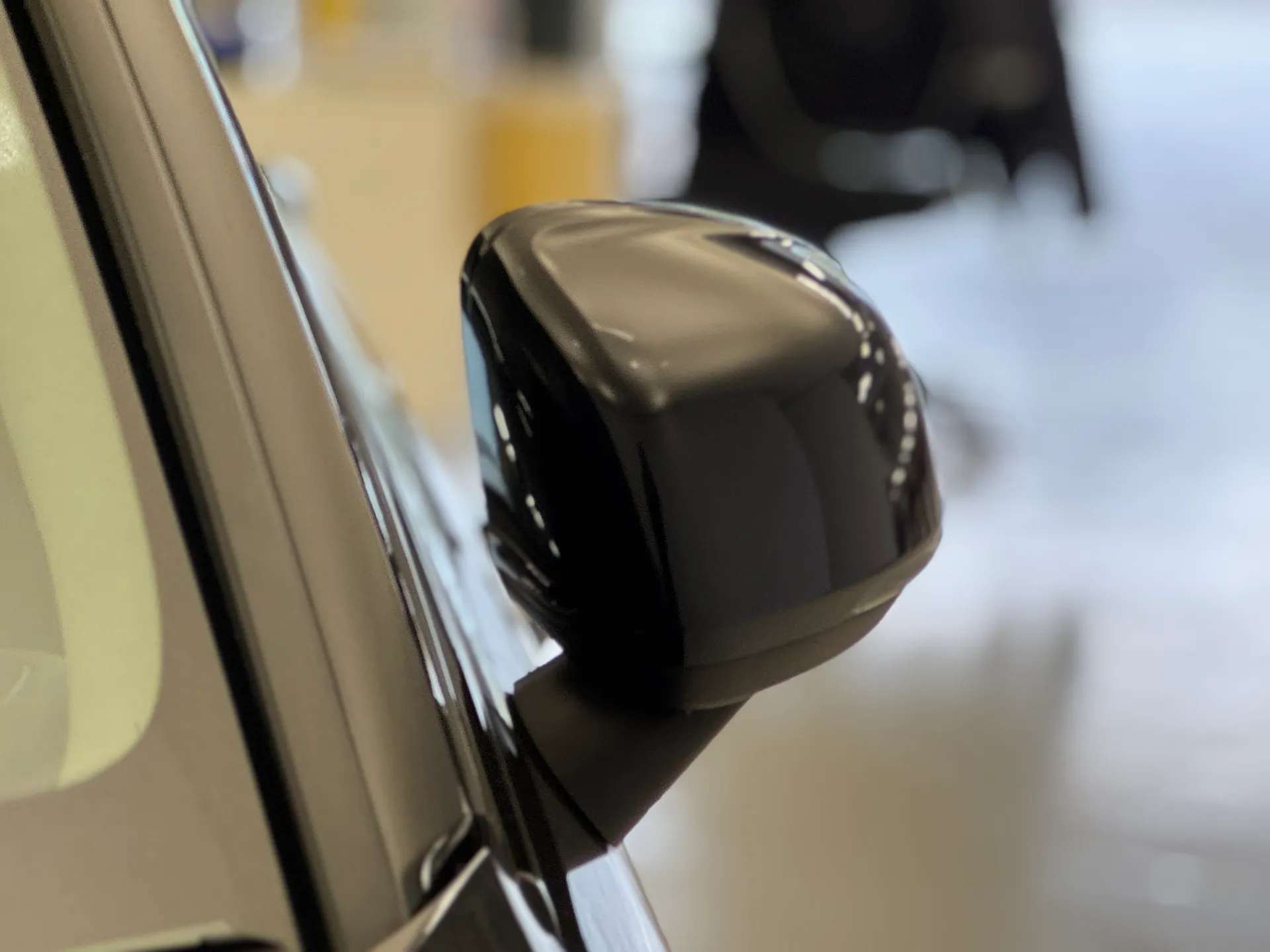 2025 VOLVO XC40 2025 VOLVO XC40