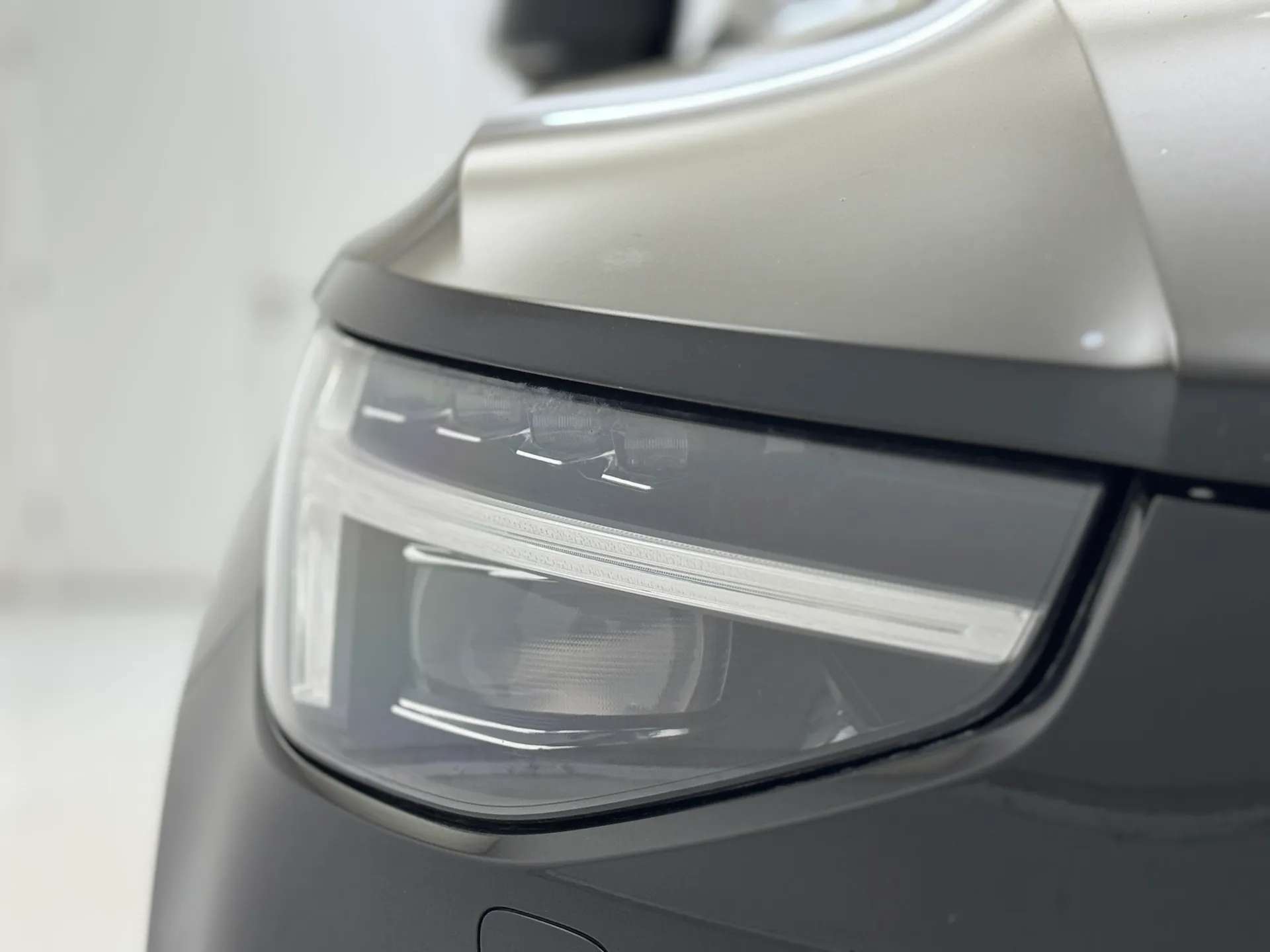 2025 VOLVO XC40 2025 VOLVO XC40