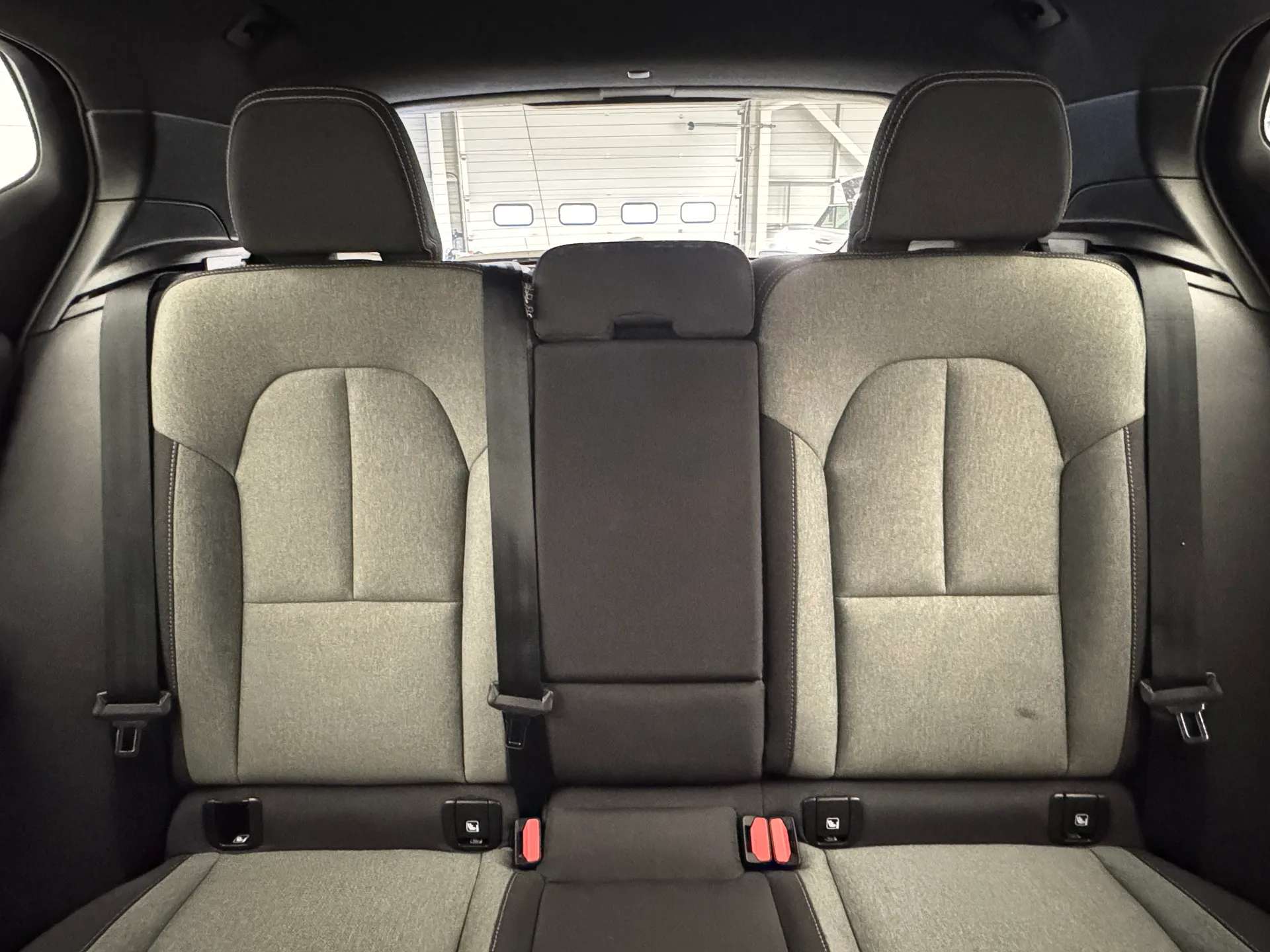 2023 VOLVO XC40 2023 VOLVO XC40