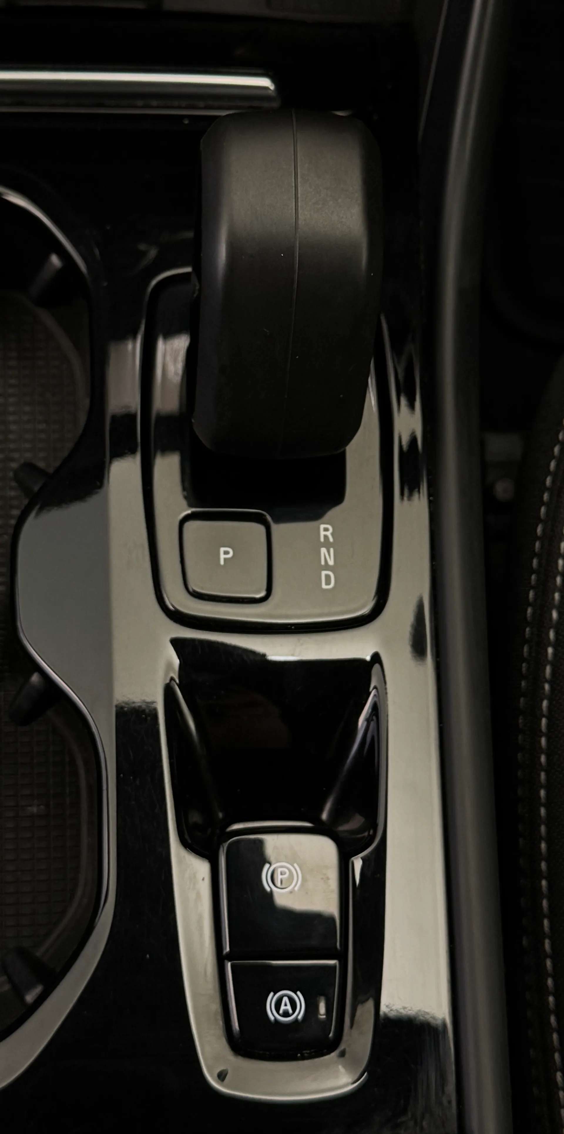 2023 VOLVO XC40 2023 VOLVO XC40