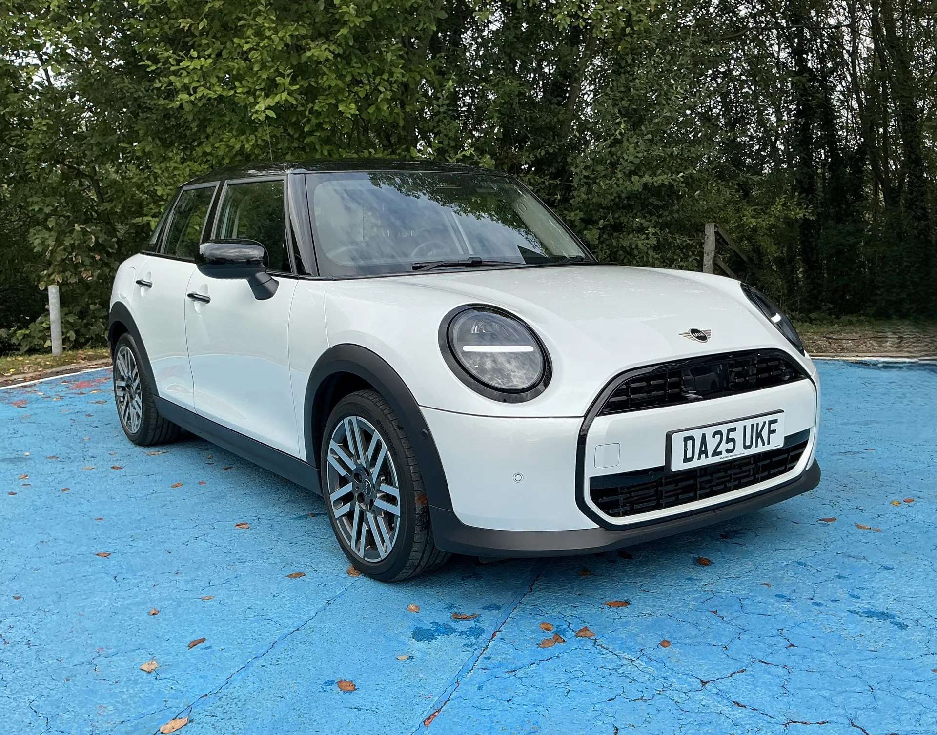 A 2025 MINI COOPER 1.5 C Classic 5dr Auto A 2025 MINI COOPER 1.5 C Classic 5dr Auto