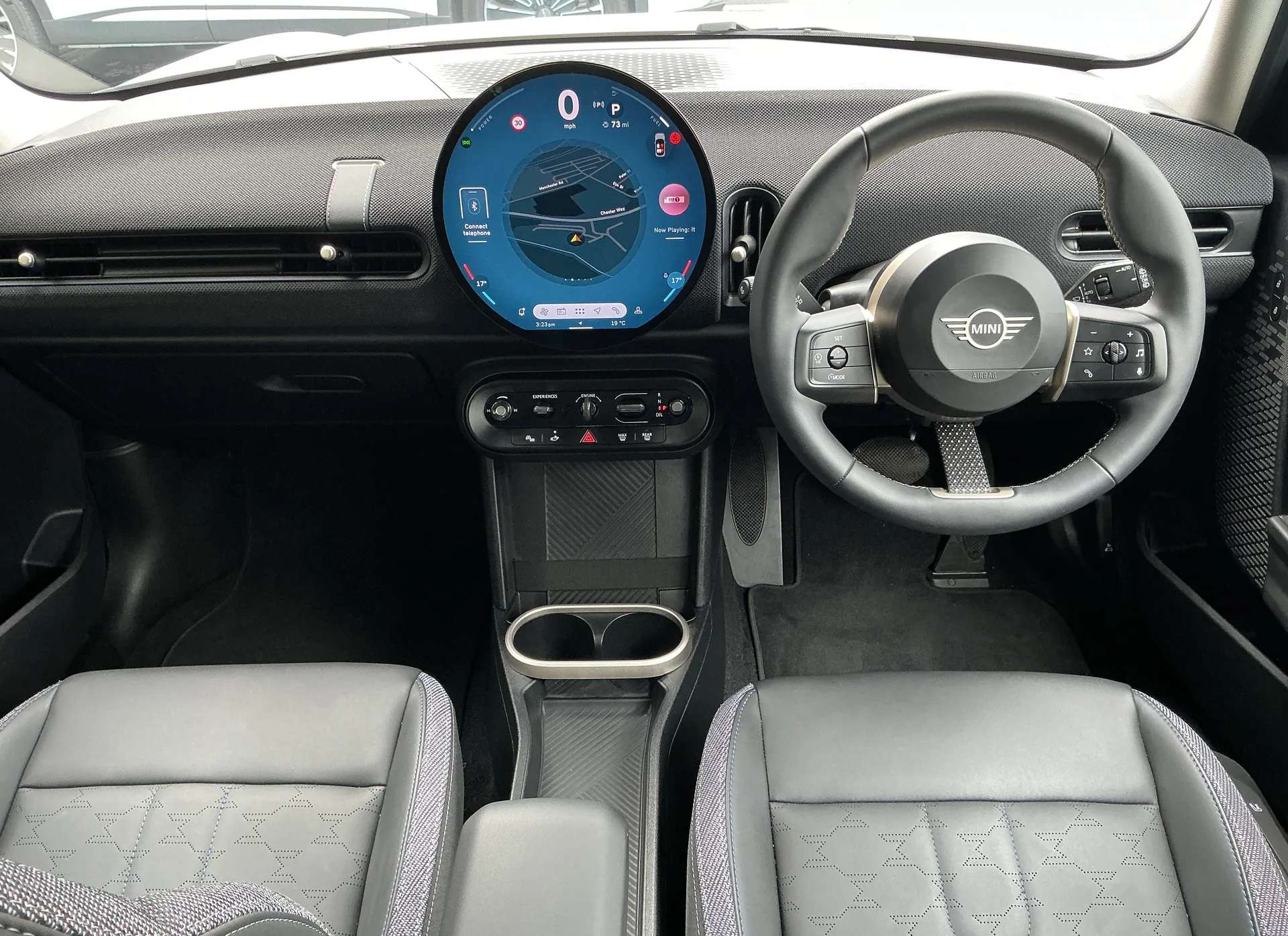 A 2025 MINI COOPER 1.5 C Classic 5dr Auto A 2025 MINI COOPER 1.5 C Classic 5dr Auto