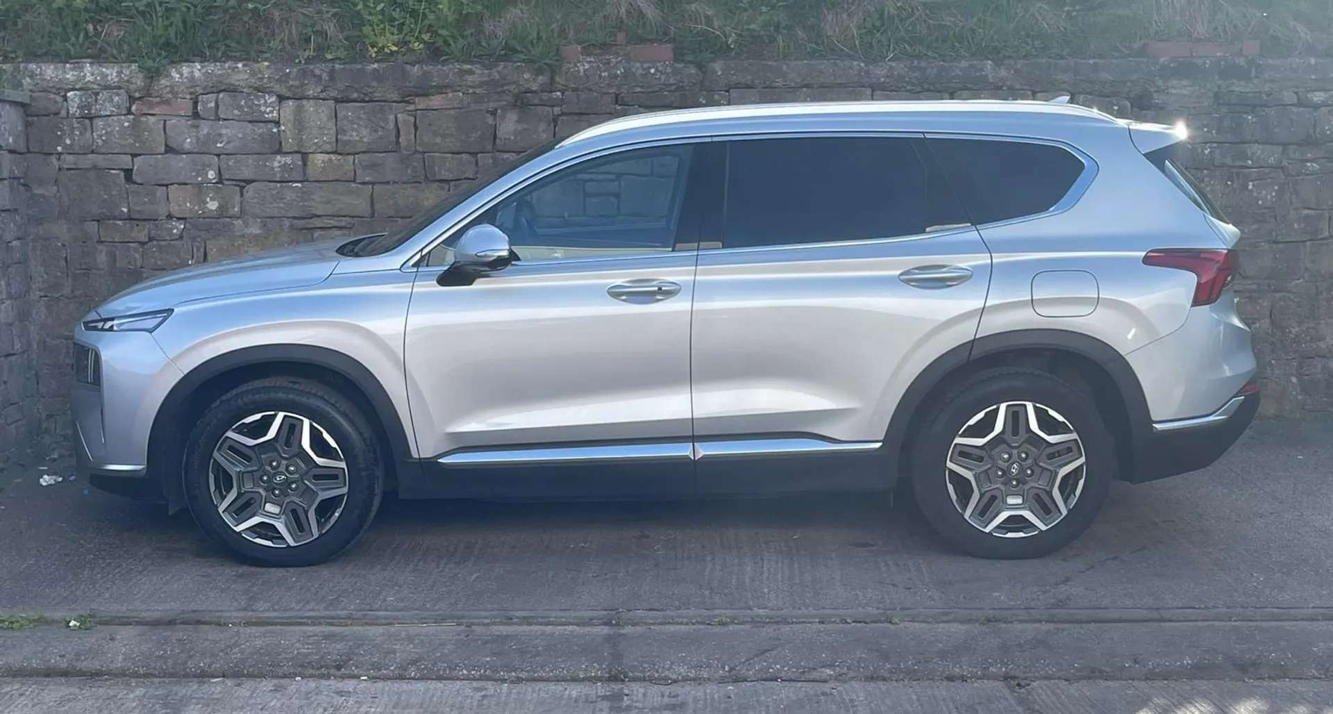 A 2023 HYUNDAI SANTA FE 1.6 TGDi Hybrid Ultimate 5dr 4WD Auto âPAN ROOFâ4WDâLEATHERâ A 2023 HYUNDAI SANTA FE 1.6 TGDi Hybrid Ultimate 5dr 4WD Auto âPAN ROOFâ4WDâLEATHERâ