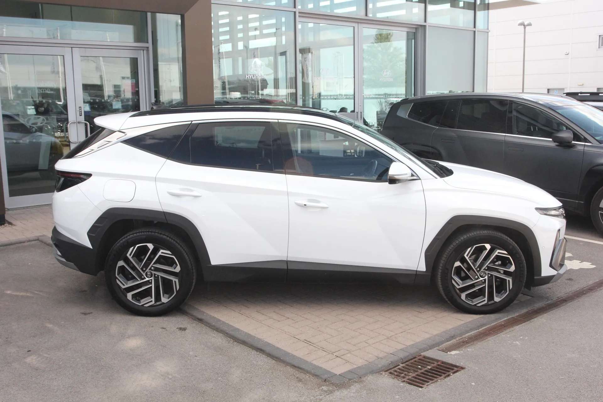 A 2025 HYUNDAI TUCSON 1.6T Plug-in Hybrid Ultimate 5dr Auto - ZERO DEPOSIT FINANCE & CASHBACK AVAILABLE A 2025 HYUNDAI TUCSON 1.6T Plug-in Hybrid Ultimate 5dr Auto - ZERO DEPOSIT FINANCE & CASHBACK AVAILABLE