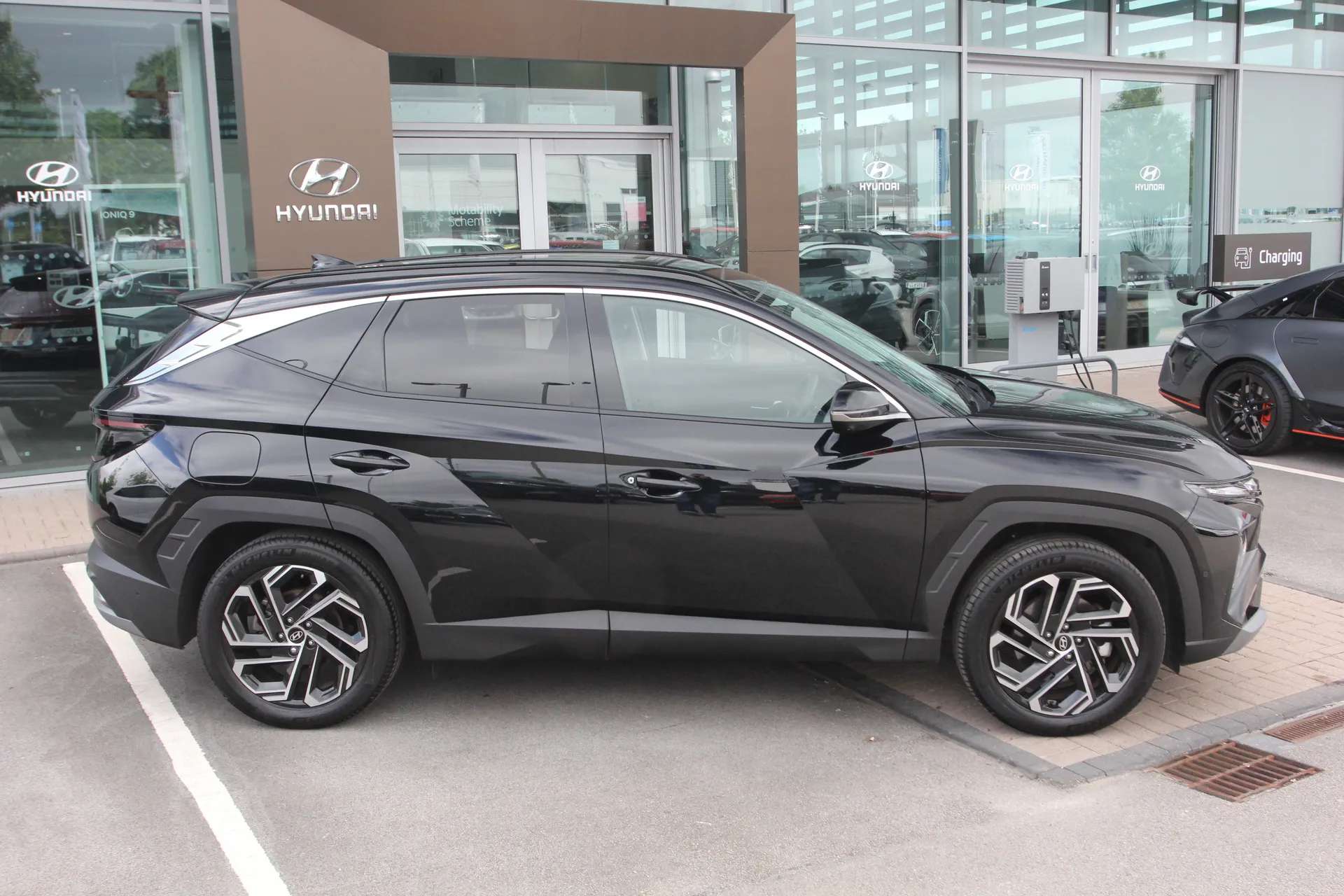 A 2025 HYUNDAI TUCSON 1.6T Plug-in Hybrid Ultimate 5dr Auto A 2025 HYUNDAI TUCSON 1.6T Plug-in Hybrid Ultimate 5dr Auto
