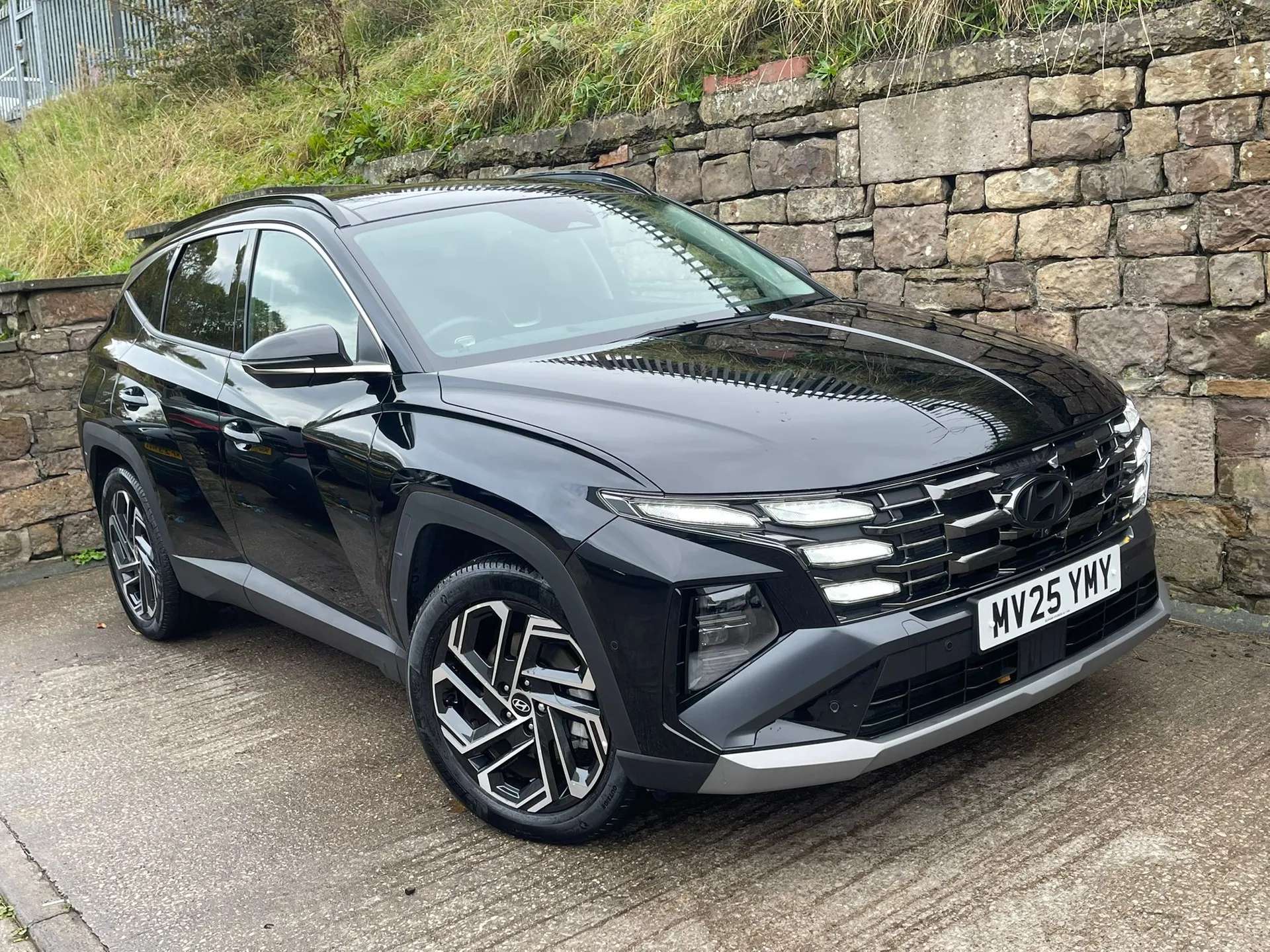 A 2025 HYUNDAI TUCSON 1.6T Plug-in Hybrid Ultimate 5dr Auto âPAN ROOFâNAVâLEATHERâCAMERAâ A 2025 HYUNDAI TUCSON 1.6T Plug-in Hybrid Ultimate 5dr Auto âPAN ROOFâNAVâLEATHERâCAMERAâ