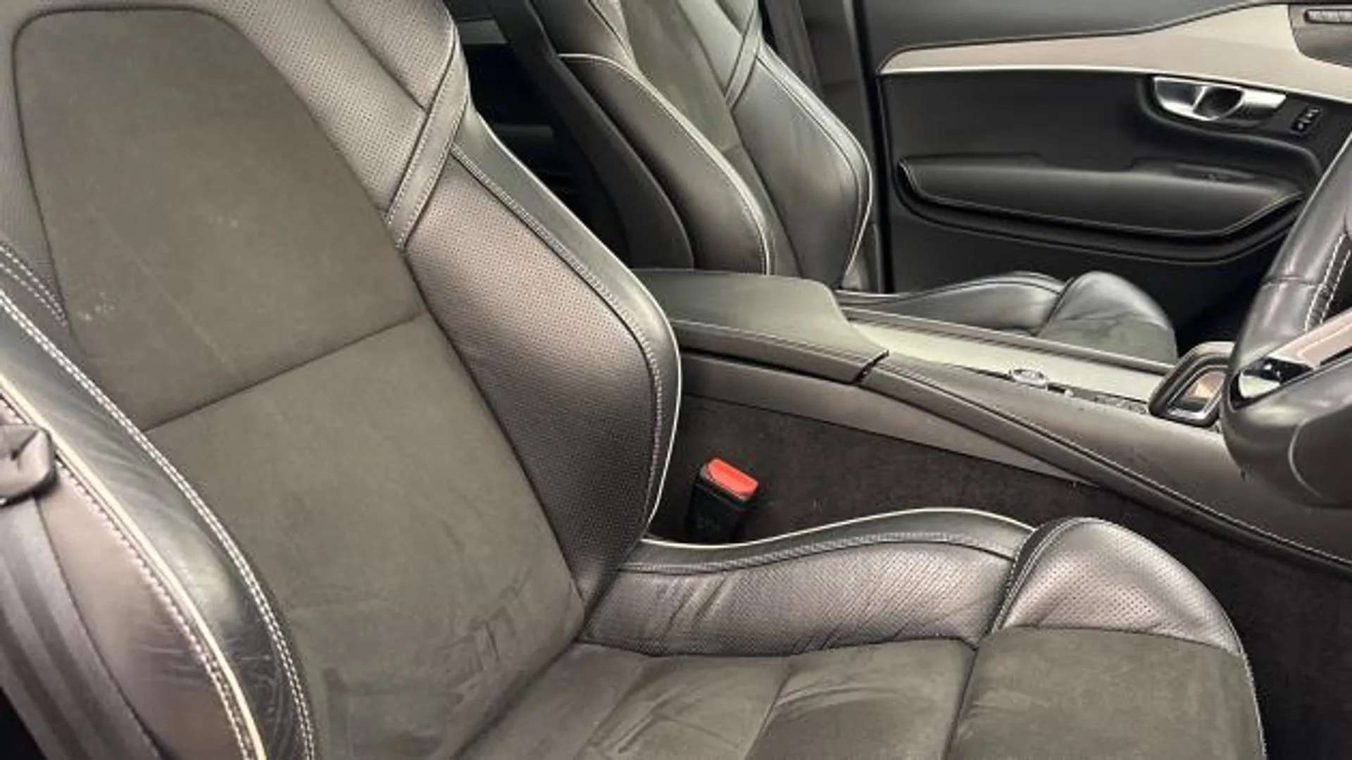 2021 VOLVO XC90 2021 VOLVO XC90