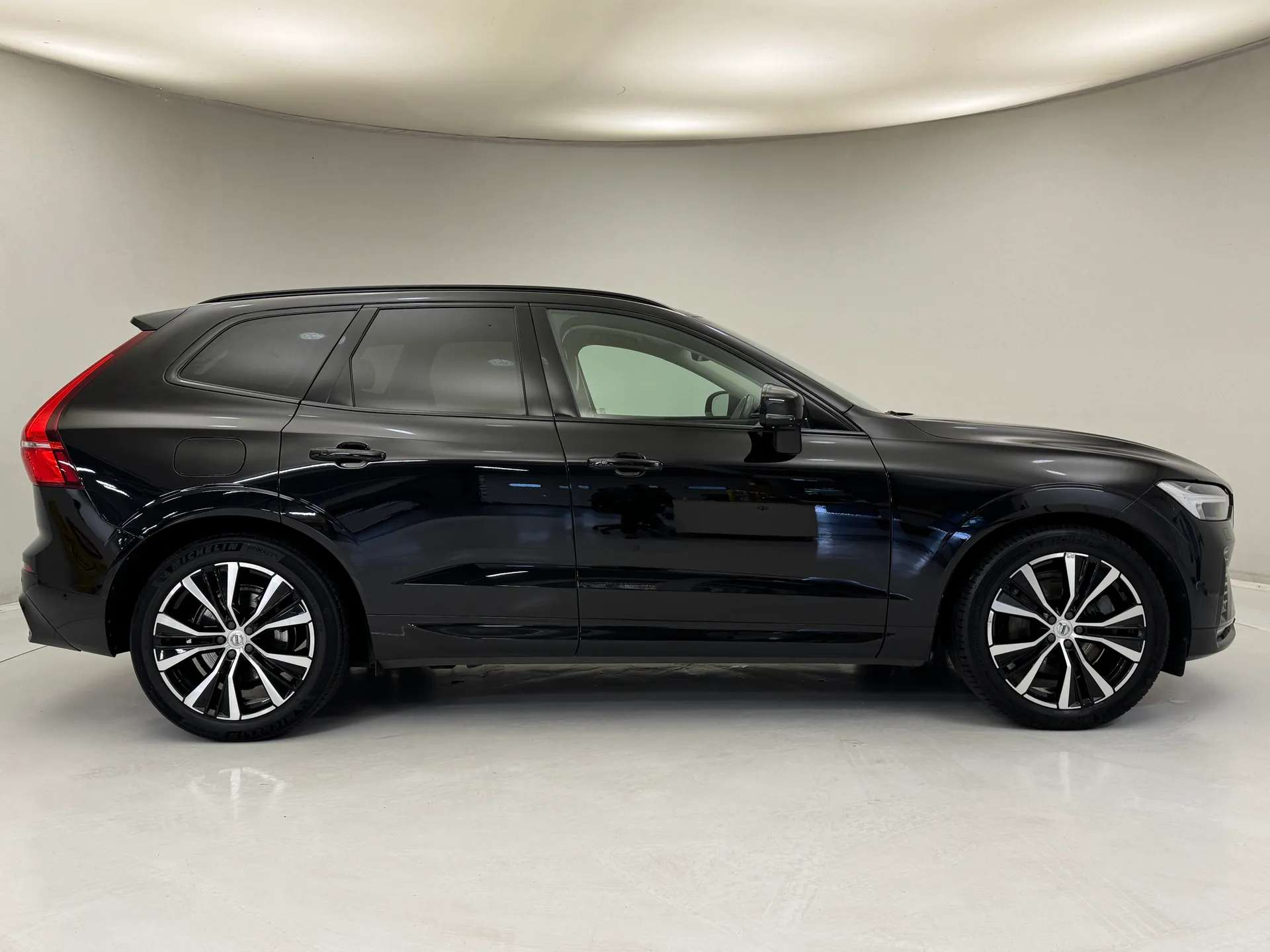 2023 VOLVO XC60 2023 VOLVO XC60