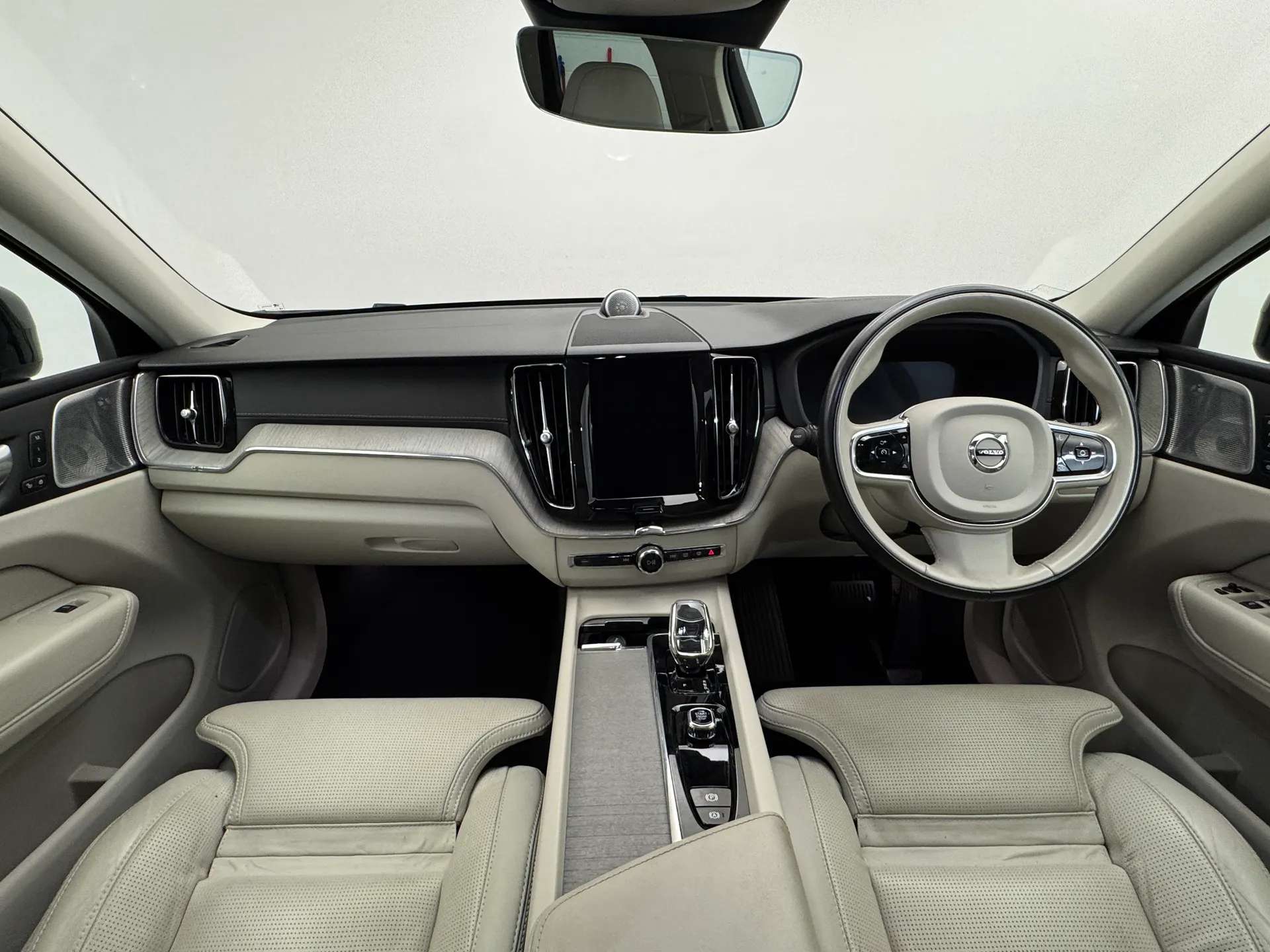 2023 VOLVO XC60 2023 VOLVO XC60