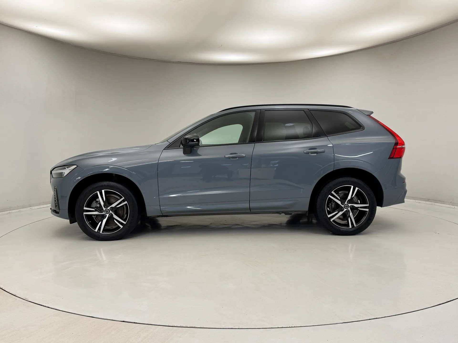 A 2021 VOLVO XC60 2.0 B4D R DESIGN 5dr AWD Geartronic A 2021 VOLVO XC60 2.0 B4D R DESIGN 5dr AWD Geartronic