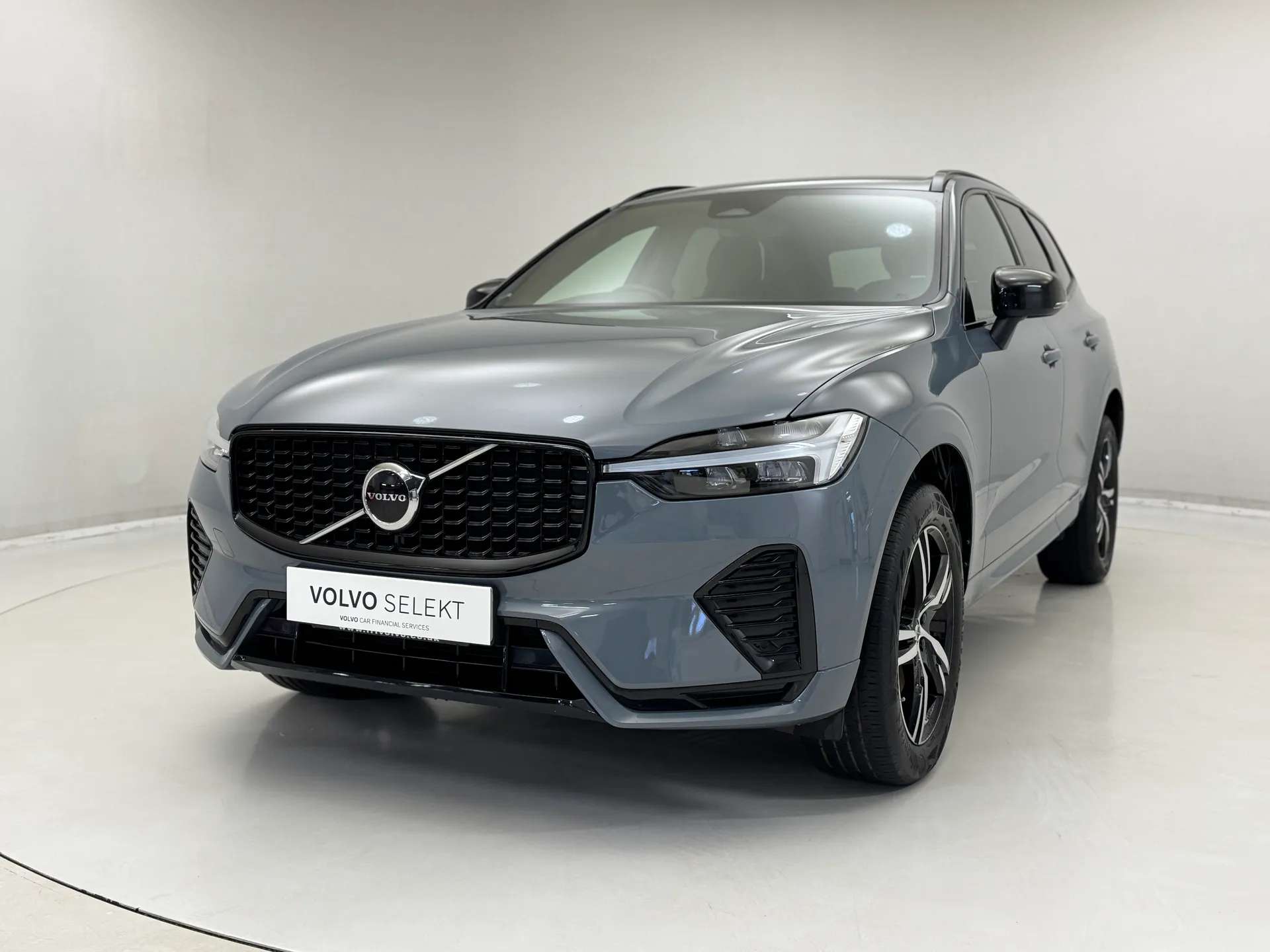 A 2021 VOLVO XC60 2.0 B4D R DESIGN 5dr AWD Geartronic A 2021 VOLVO XC60 2.0 B4D R DESIGN 5dr AWD Geartronic