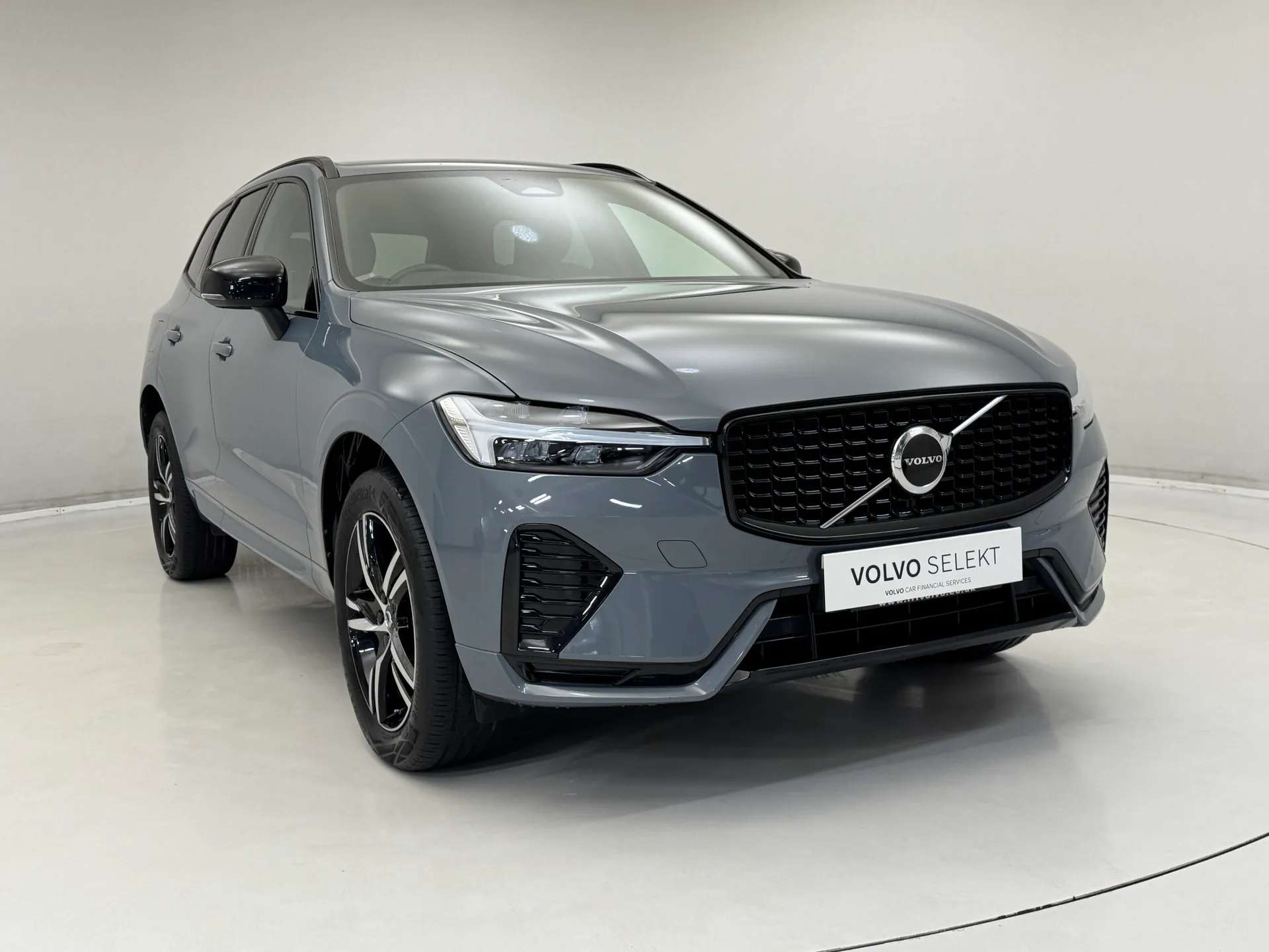 A 2021 VOLVO XC60 2.0 B4D R DESIGN 5dr AWD Geartronic A 2021 VOLVO XC60 2.0 B4D R DESIGN 5dr AWD Geartronic