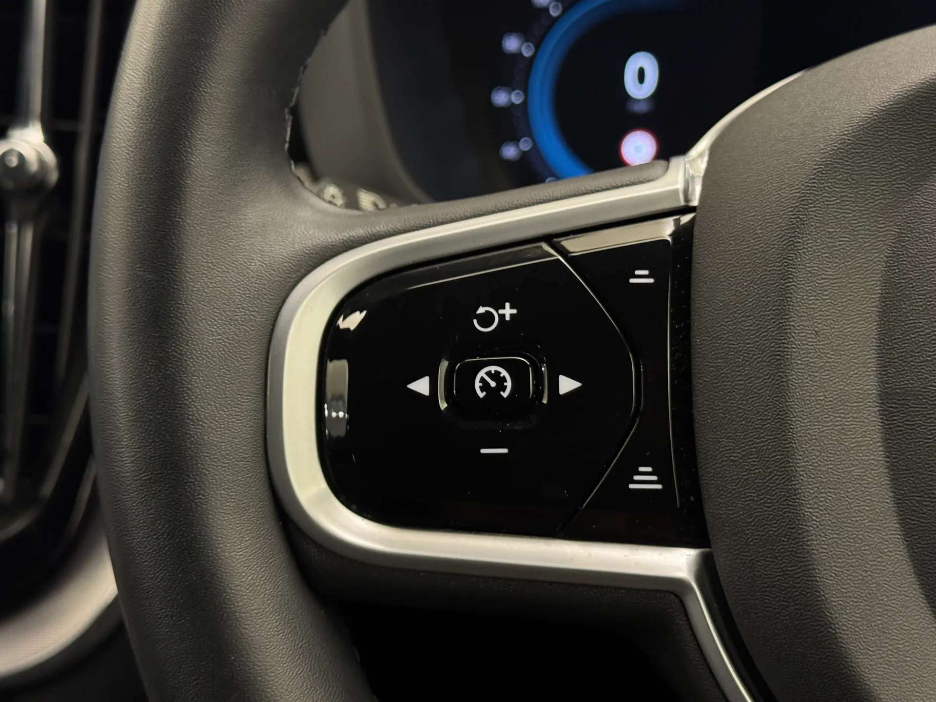 2021 VOLVO XC60 2021 VOLVO XC60