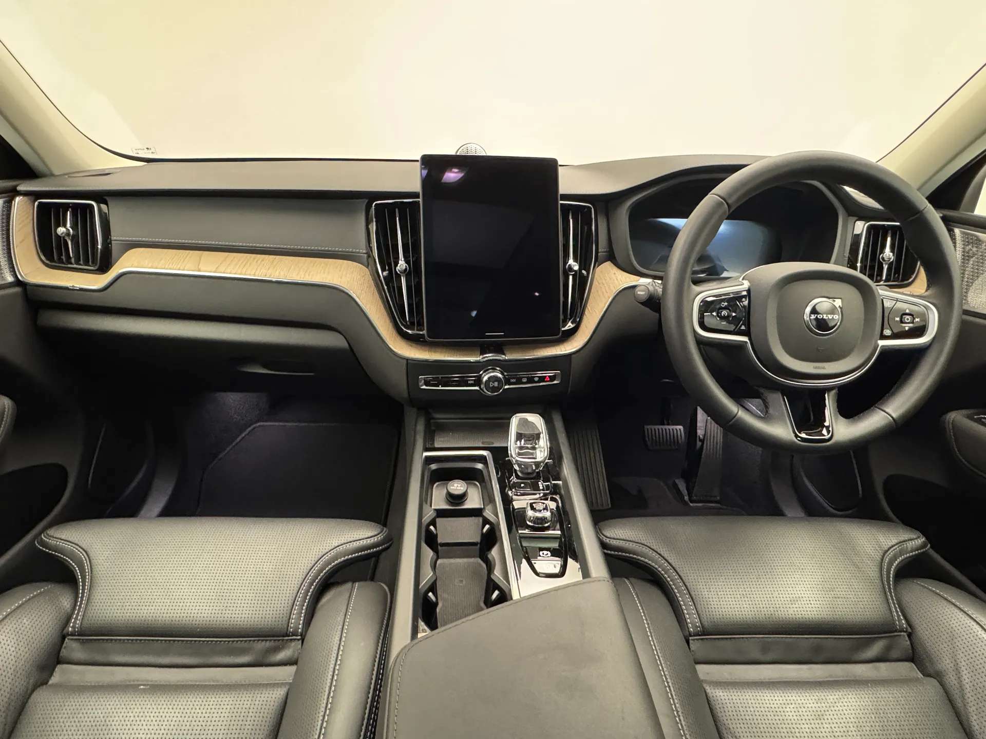 2025 VOLVO XC60 2025 VOLVO XC60