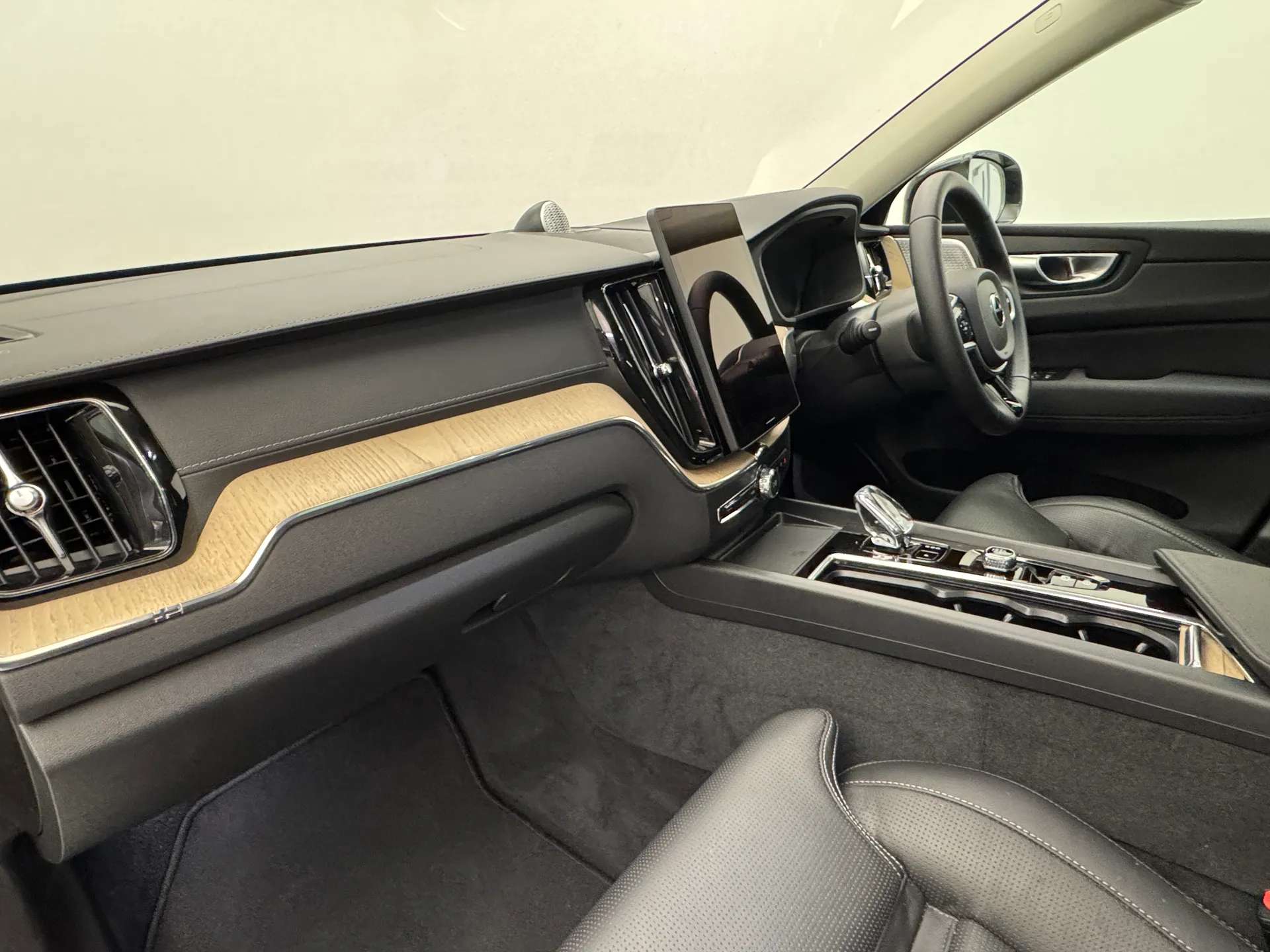 2025 VOLVO XC60 2025 VOLVO XC60