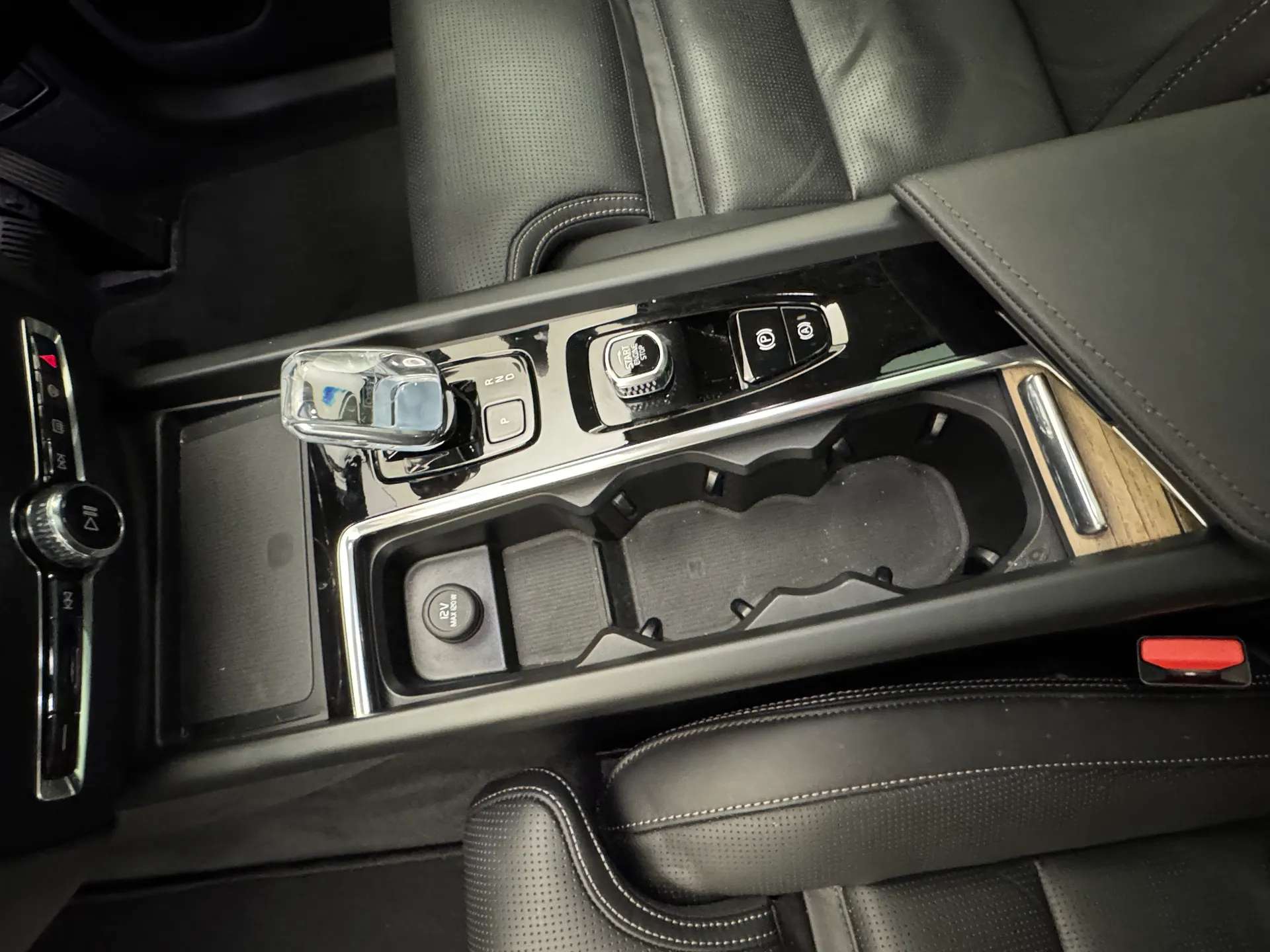 2025 VOLVO XC60 2025 VOLVO XC60