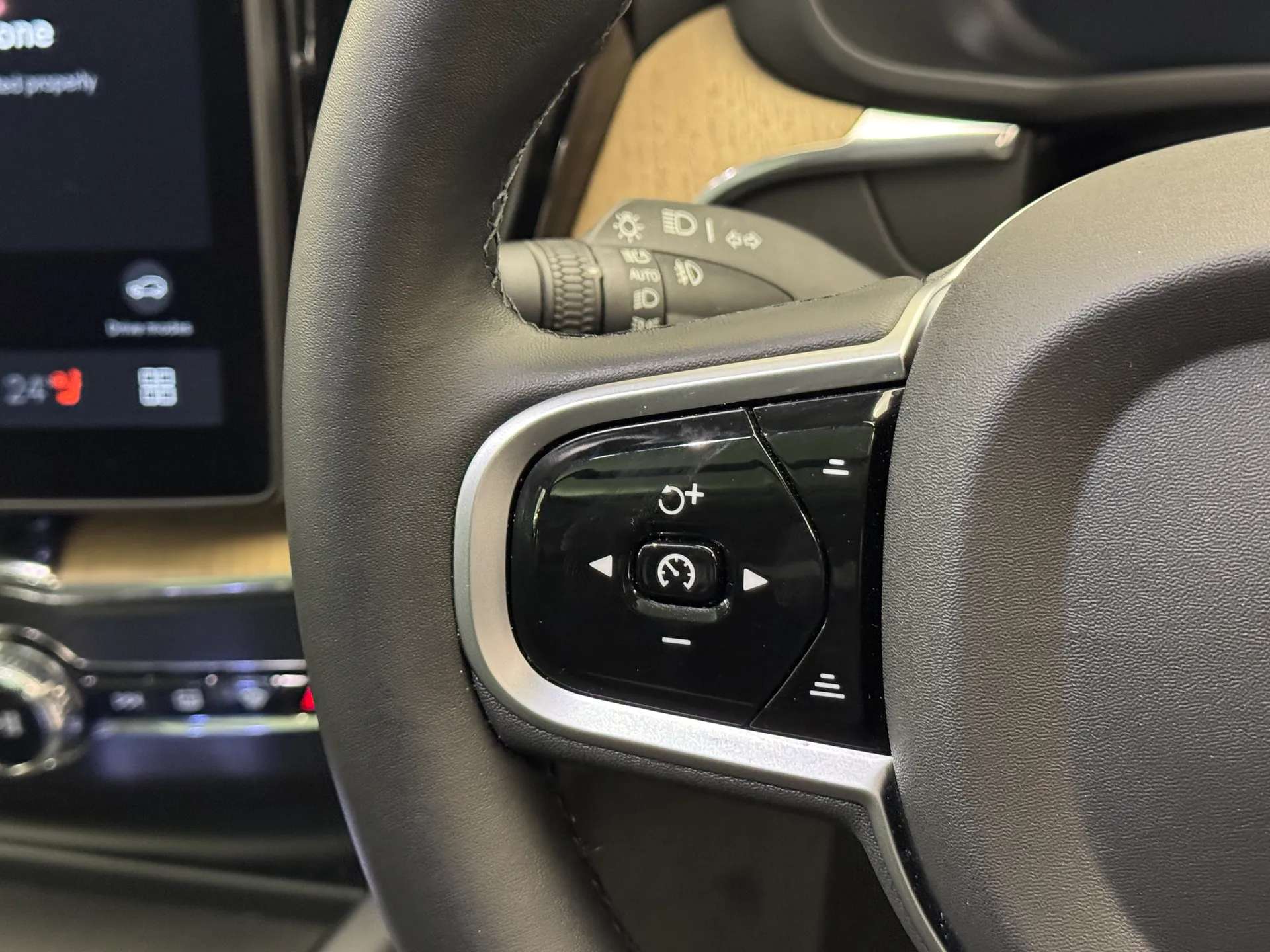 2025 VOLVO XC60 2025 VOLVO XC60