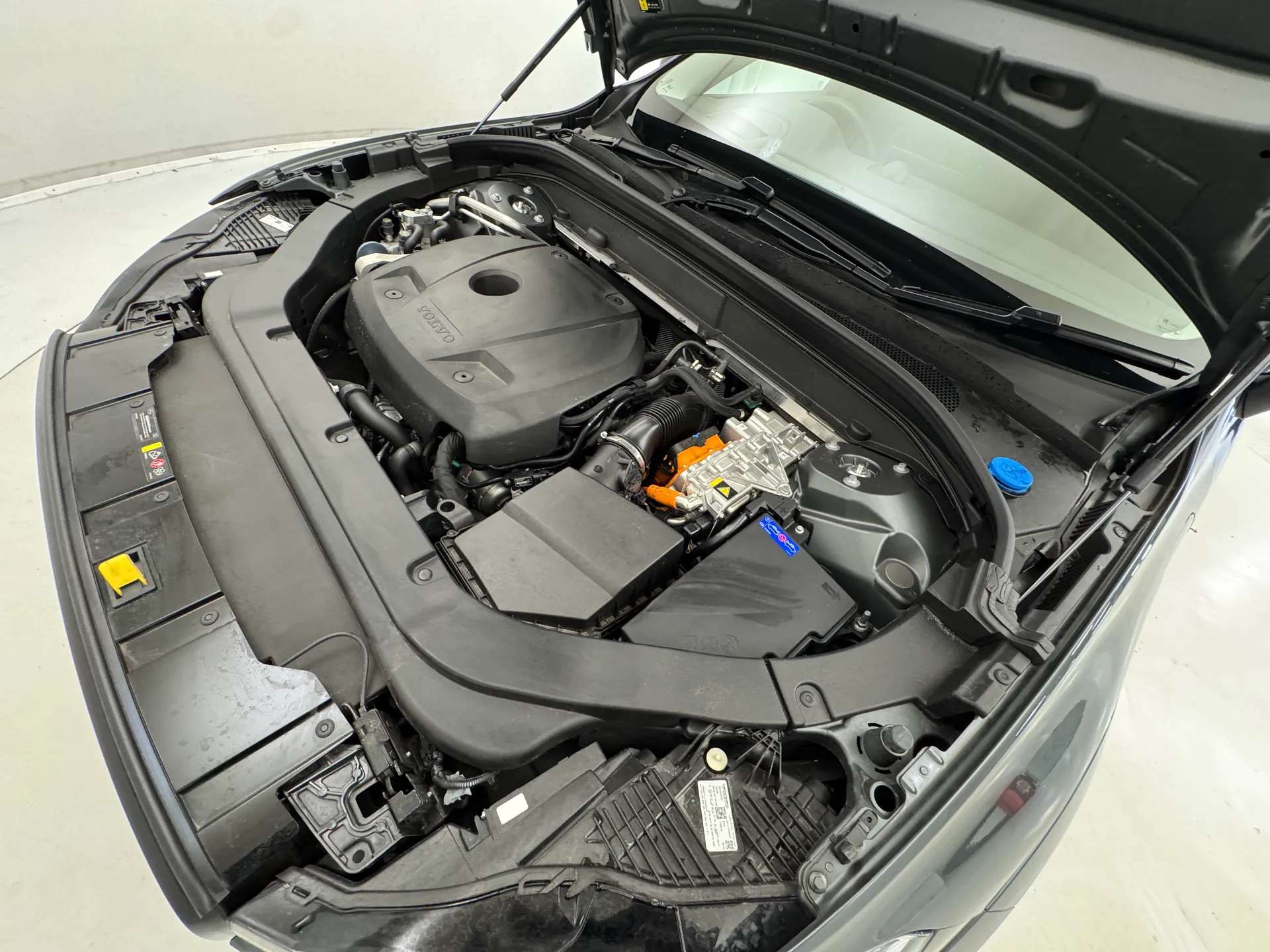 2025 VOLVO XC60 2025 VOLVO XC60