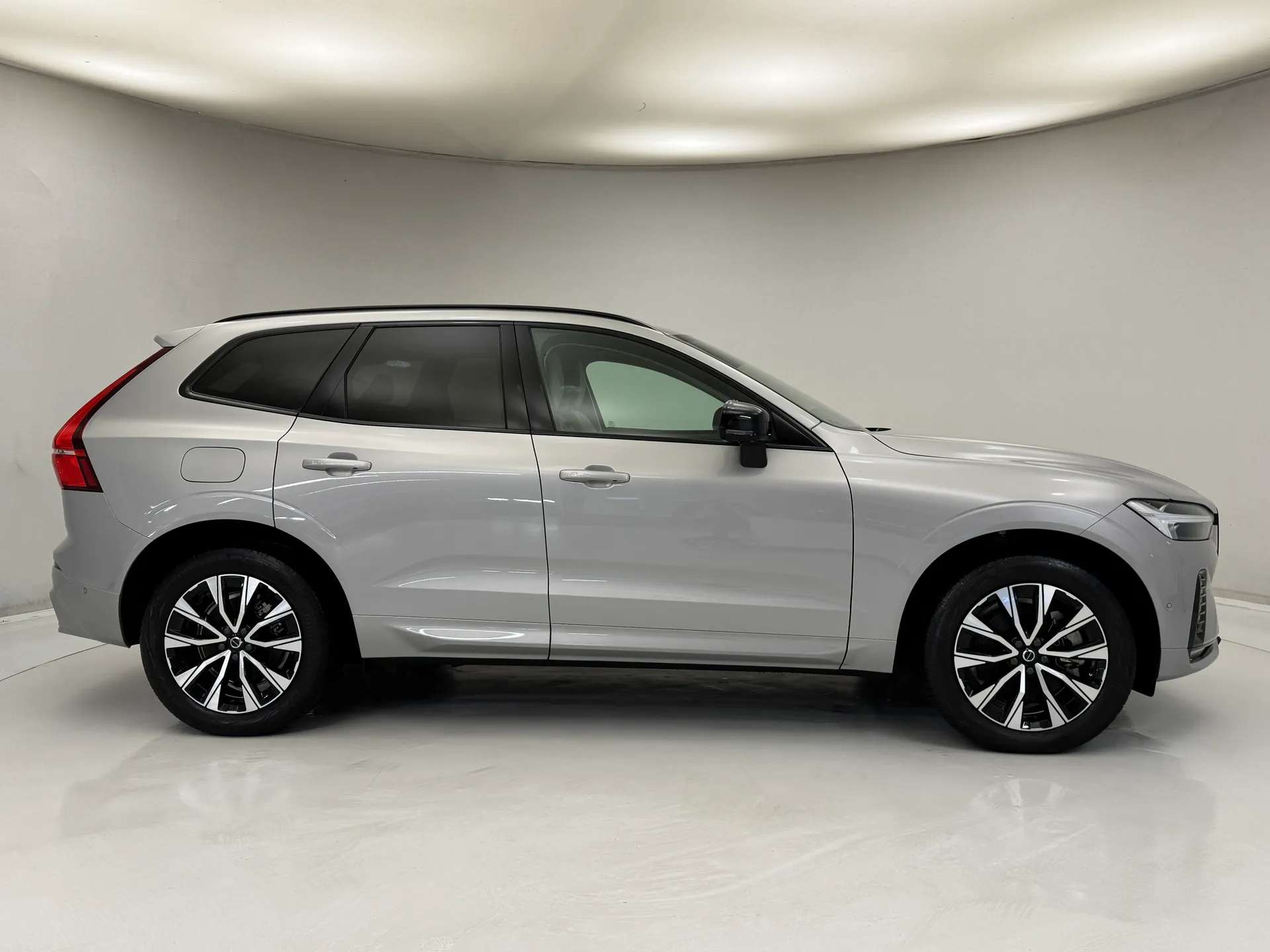 A 2023 VOLVO XC60 2.0 B4D Plus Dark 5dr AWD Geartronic A 2023 VOLVO XC60 2.0 B4D Plus Dark 5dr AWD Geartronic