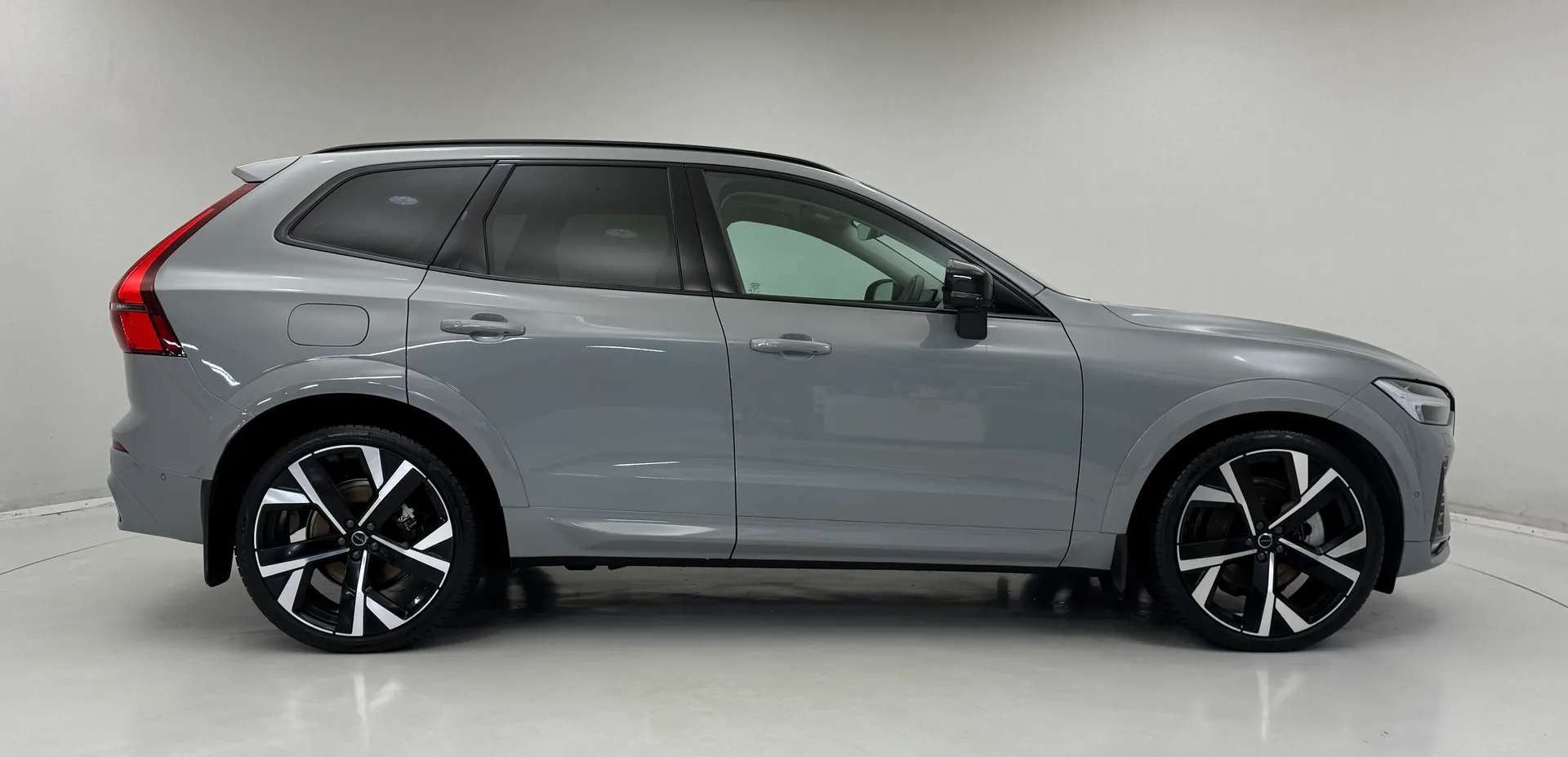 2025 VOLVO XC60 2025 VOLVO XC60