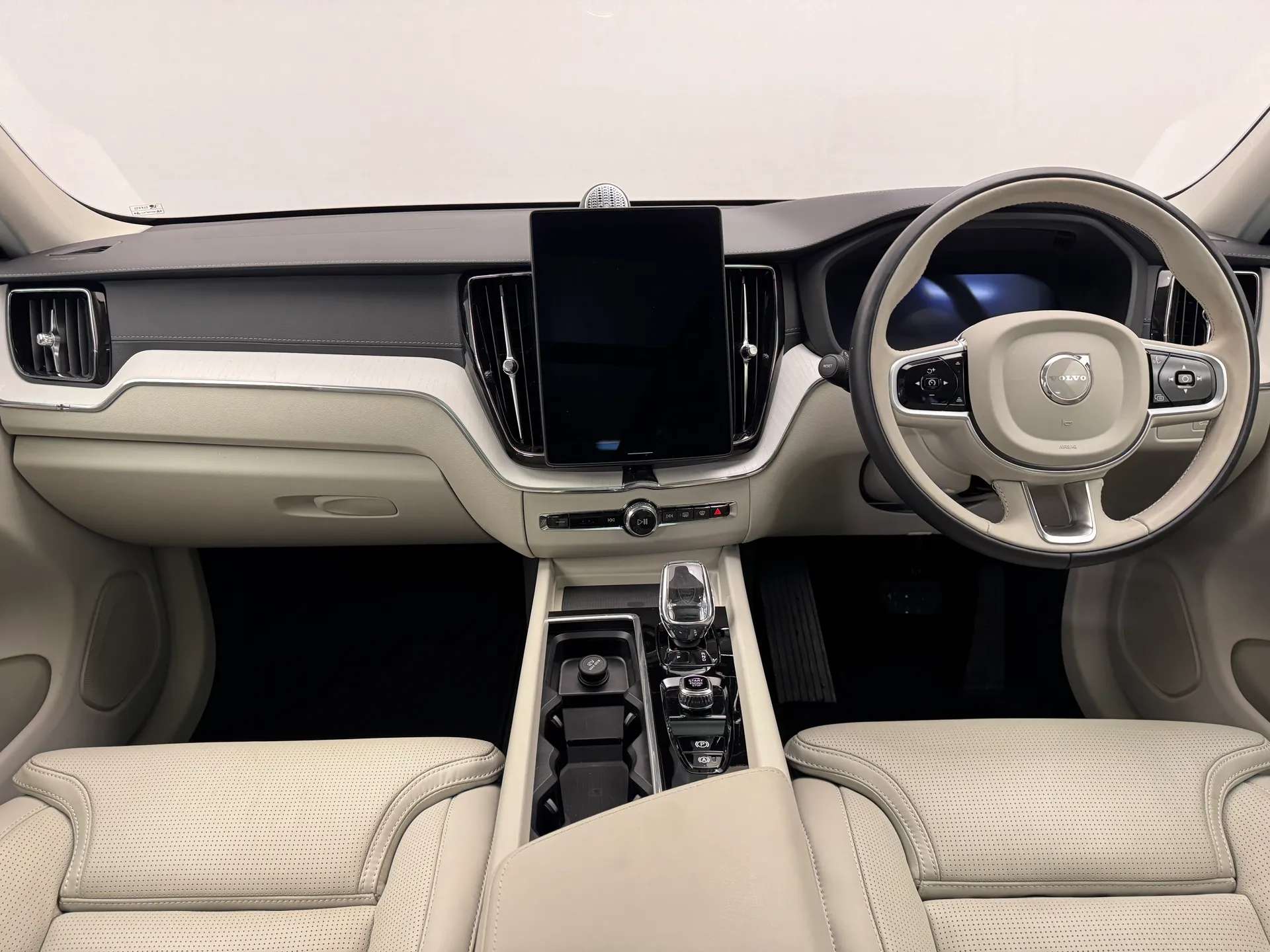 2025 VOLVO XC60 2025 VOLVO XC60