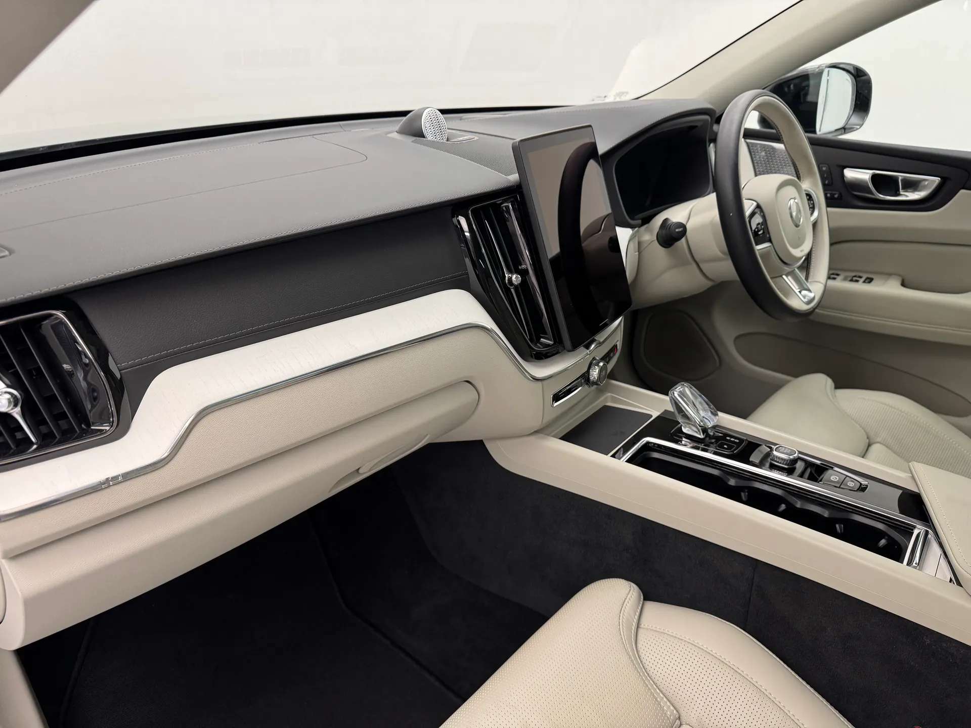 2025 VOLVO XC60 2025 VOLVO XC60